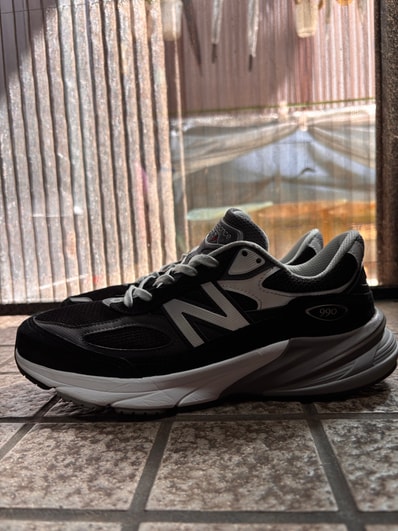 New Balance 990V6 "Black" (Heel Flag Logo)