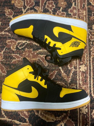 Nike Air Jordan 1 Retro Mid