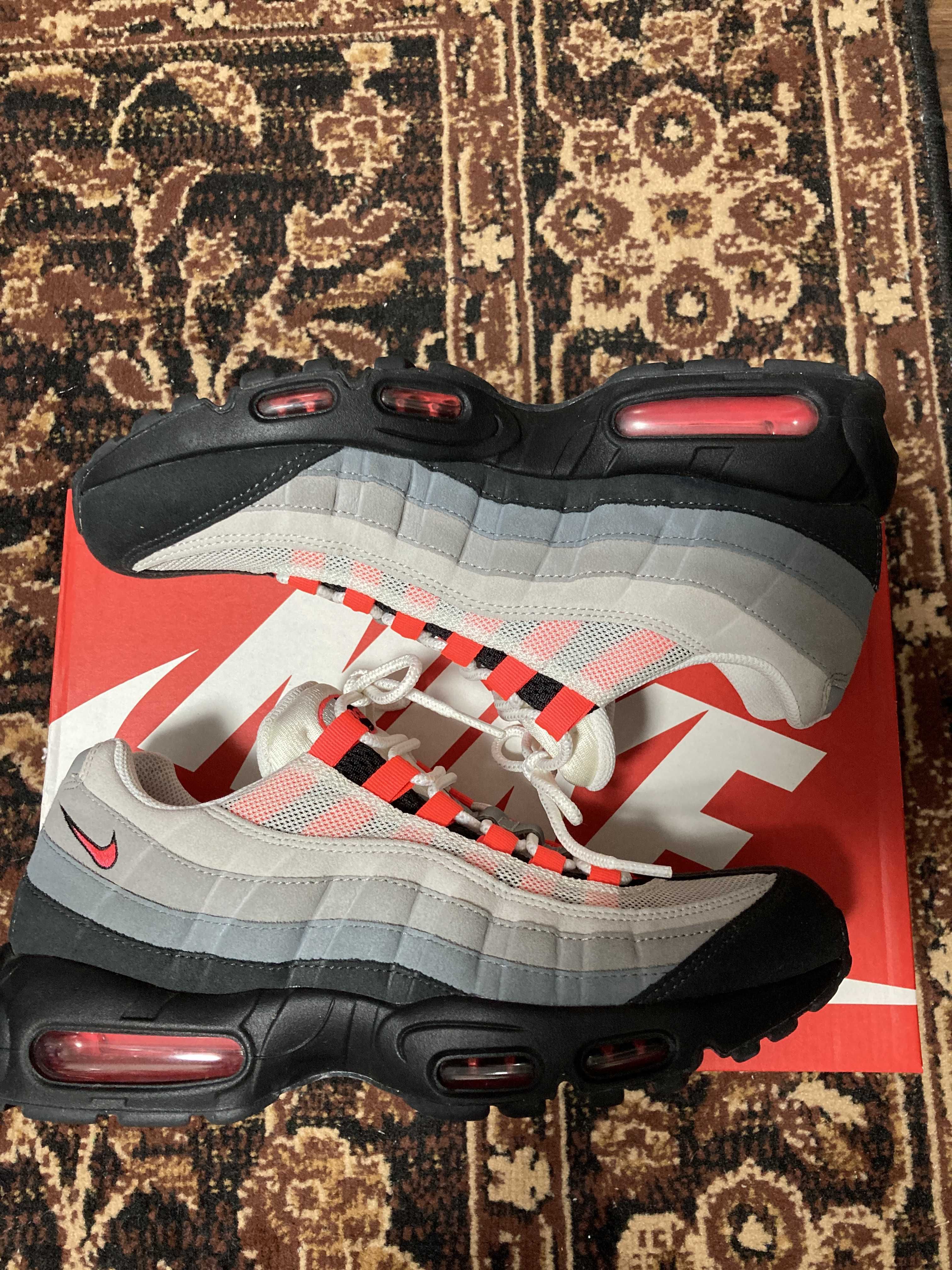 Nike Air Max 95 "White/Solar Red"