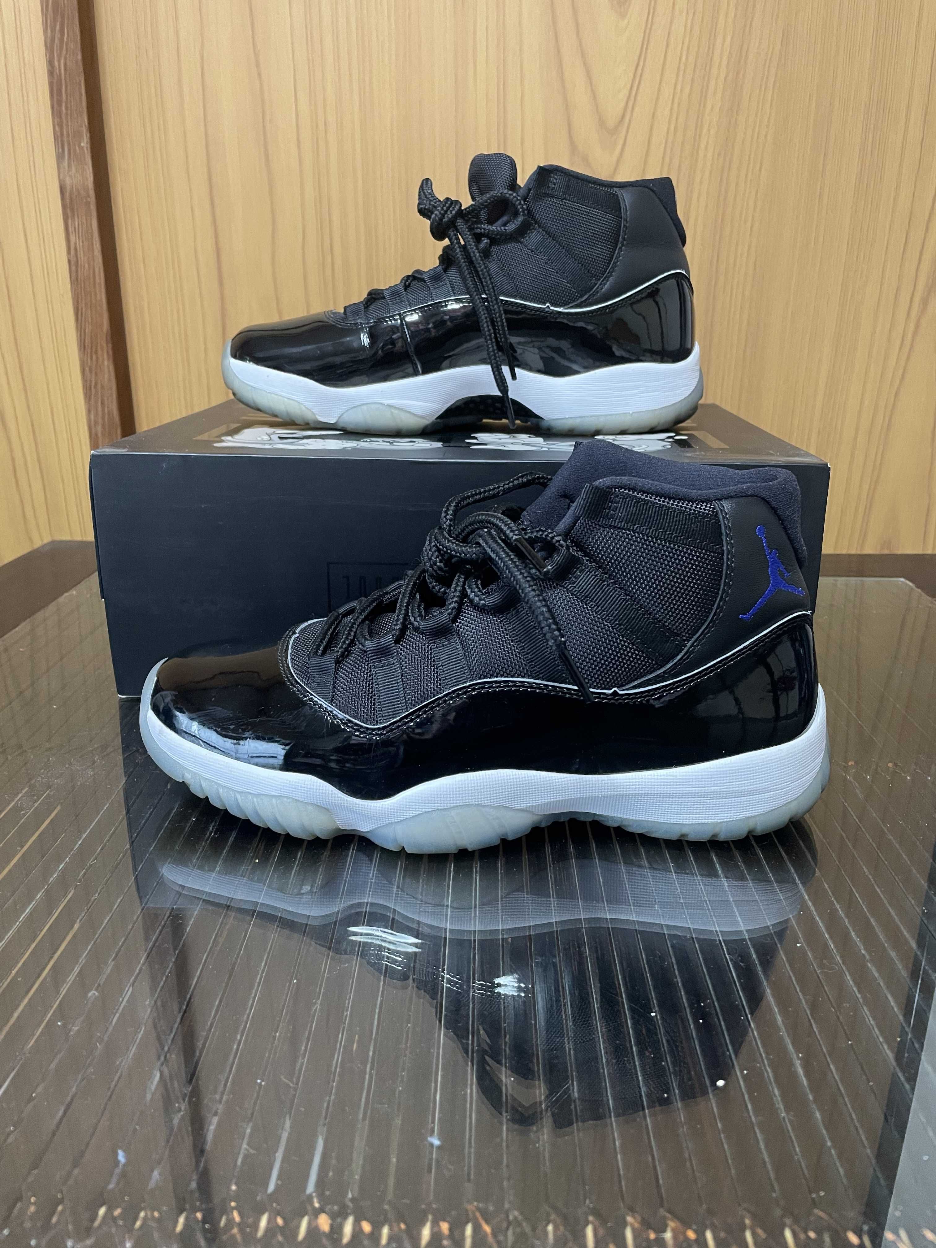 Nike Air Jordan 11 Retro "Space Jam" (2016)