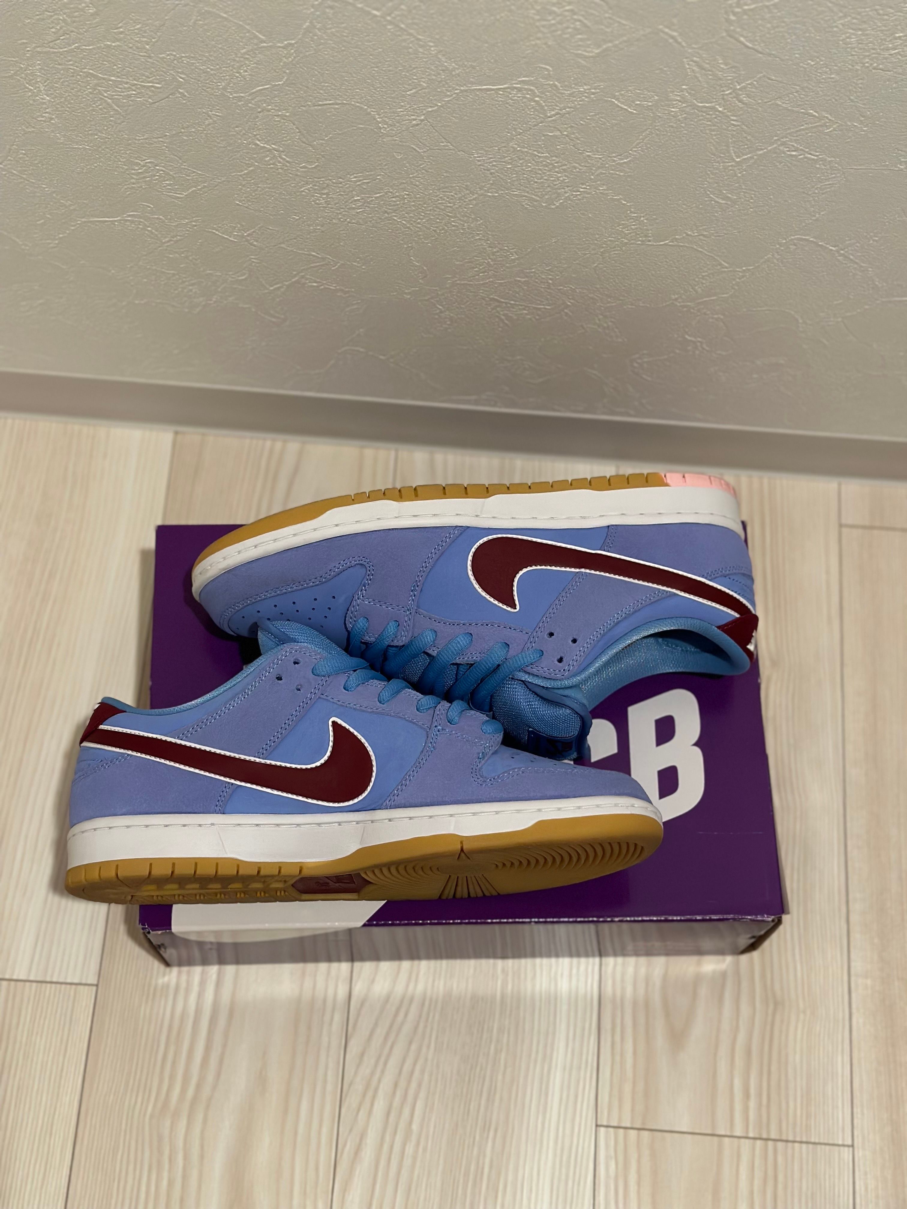 Nike SB Dunk Low Pro "Philadelphia Phillies/Valor Blue and Team Maroon"
