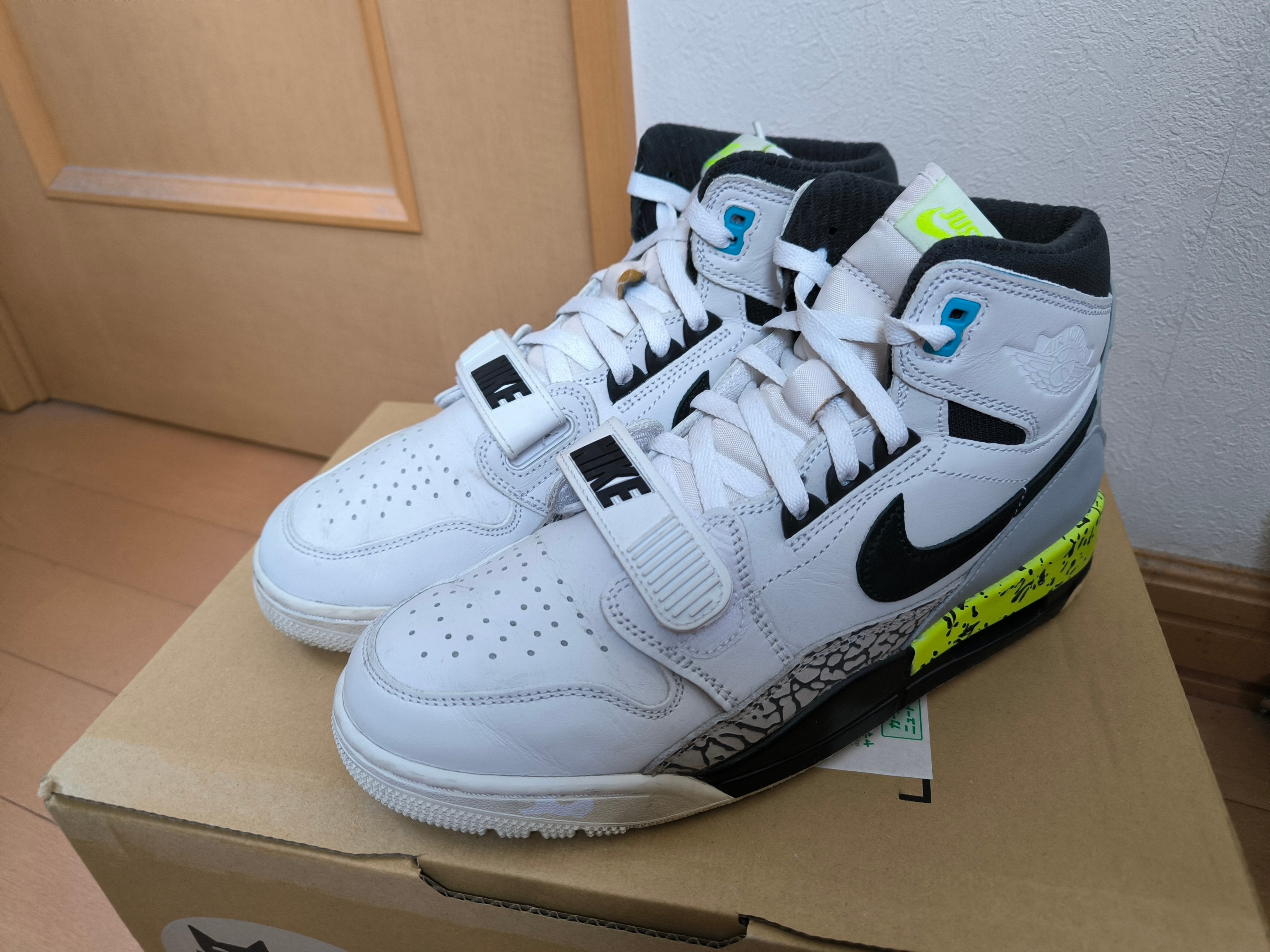 DON C×ナイキ ジョーダンレガシー312 ブラックボルトビビッドブルー