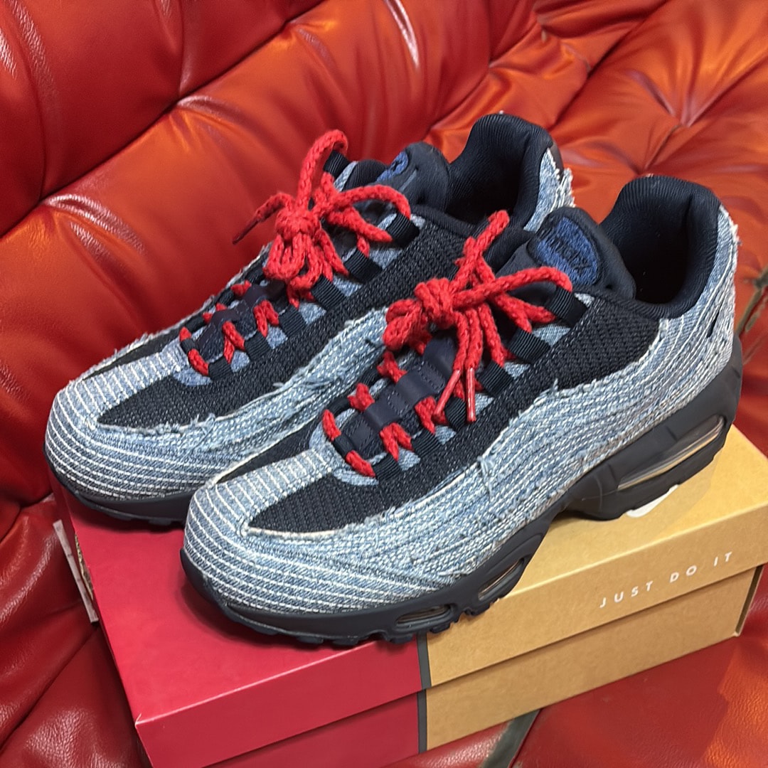 Levi's × Nike Air Max 95 OG "Denim Blue"