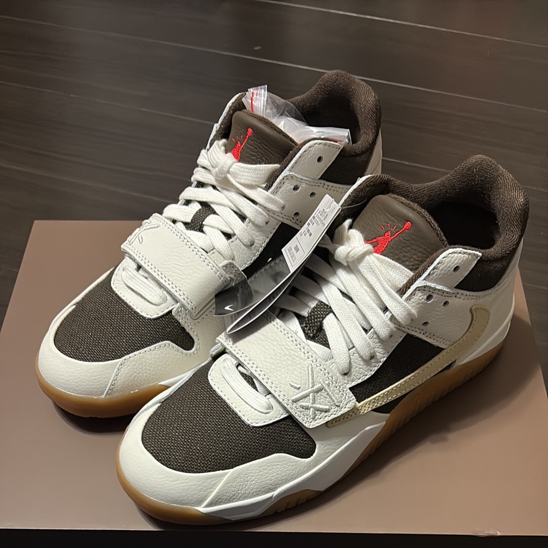 【18.5㎝】ジョーダン×トラヴィススコット　ジャンプマン 海外2023年発売予定】 トラビス・スコット × ナイキ ジャンプマン