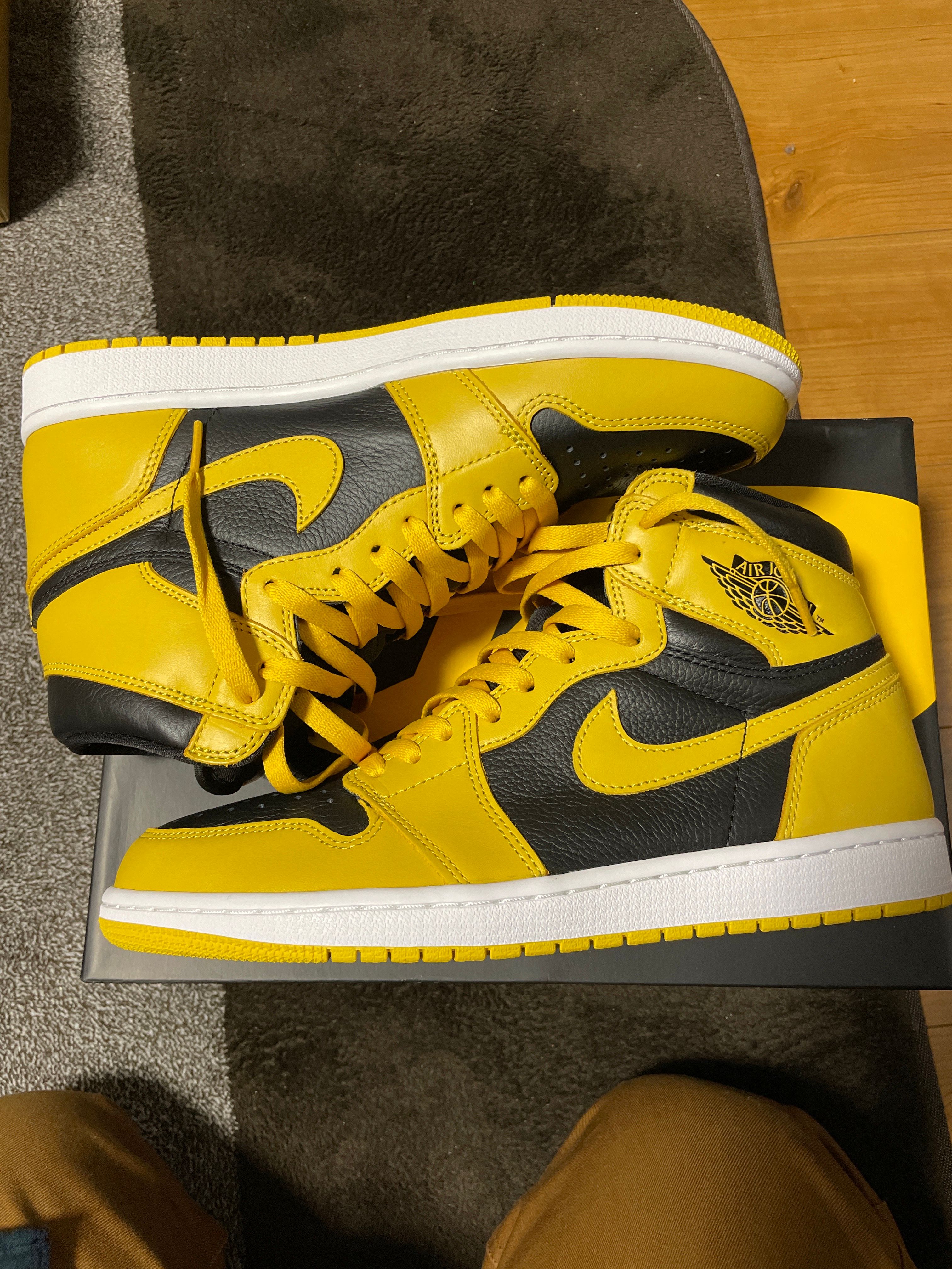Nike Air Jordan 1 High OG "Pollen" 