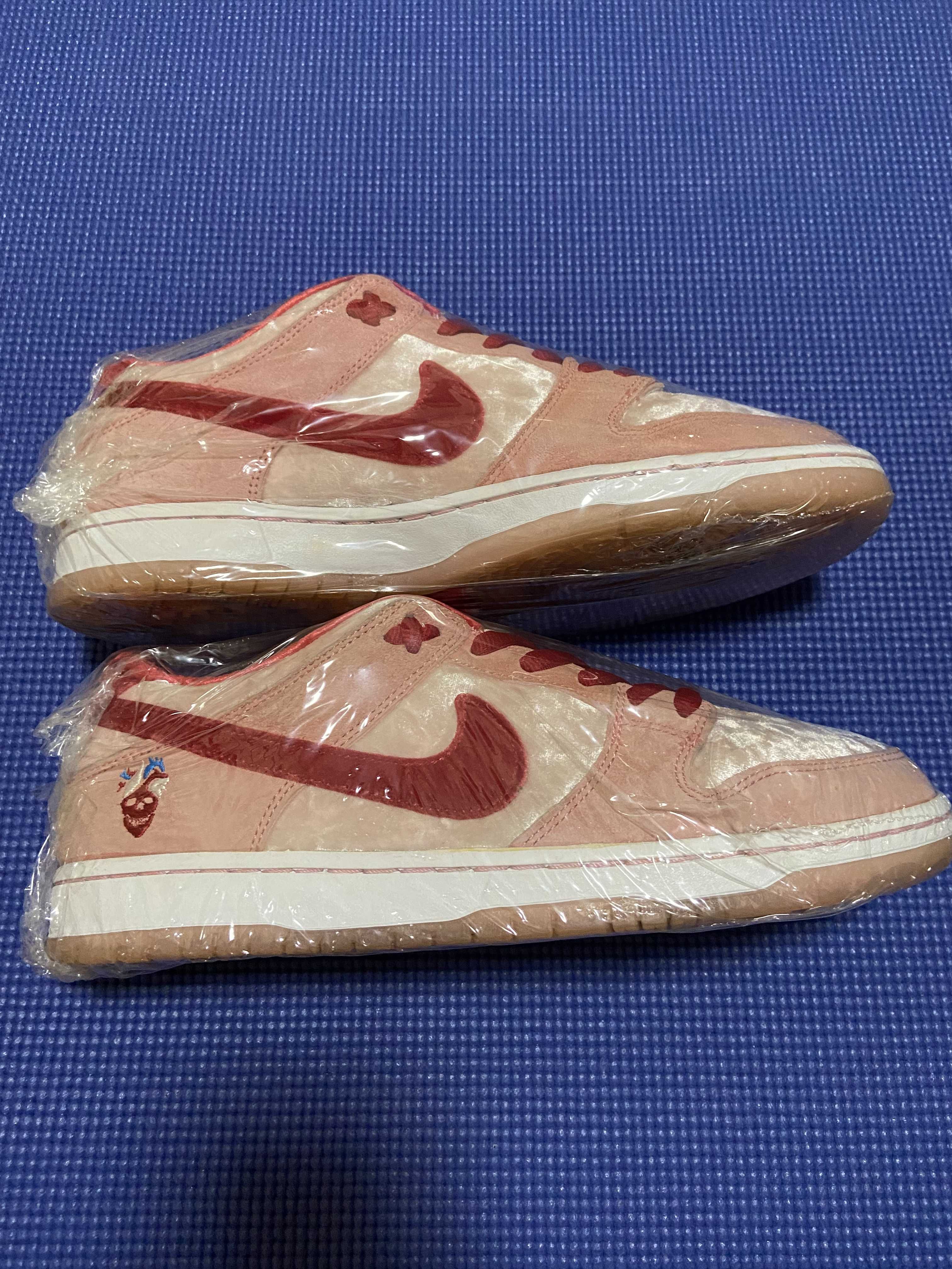 Strangelove × Nike SB Dunk Low "Valentine’s Day"
