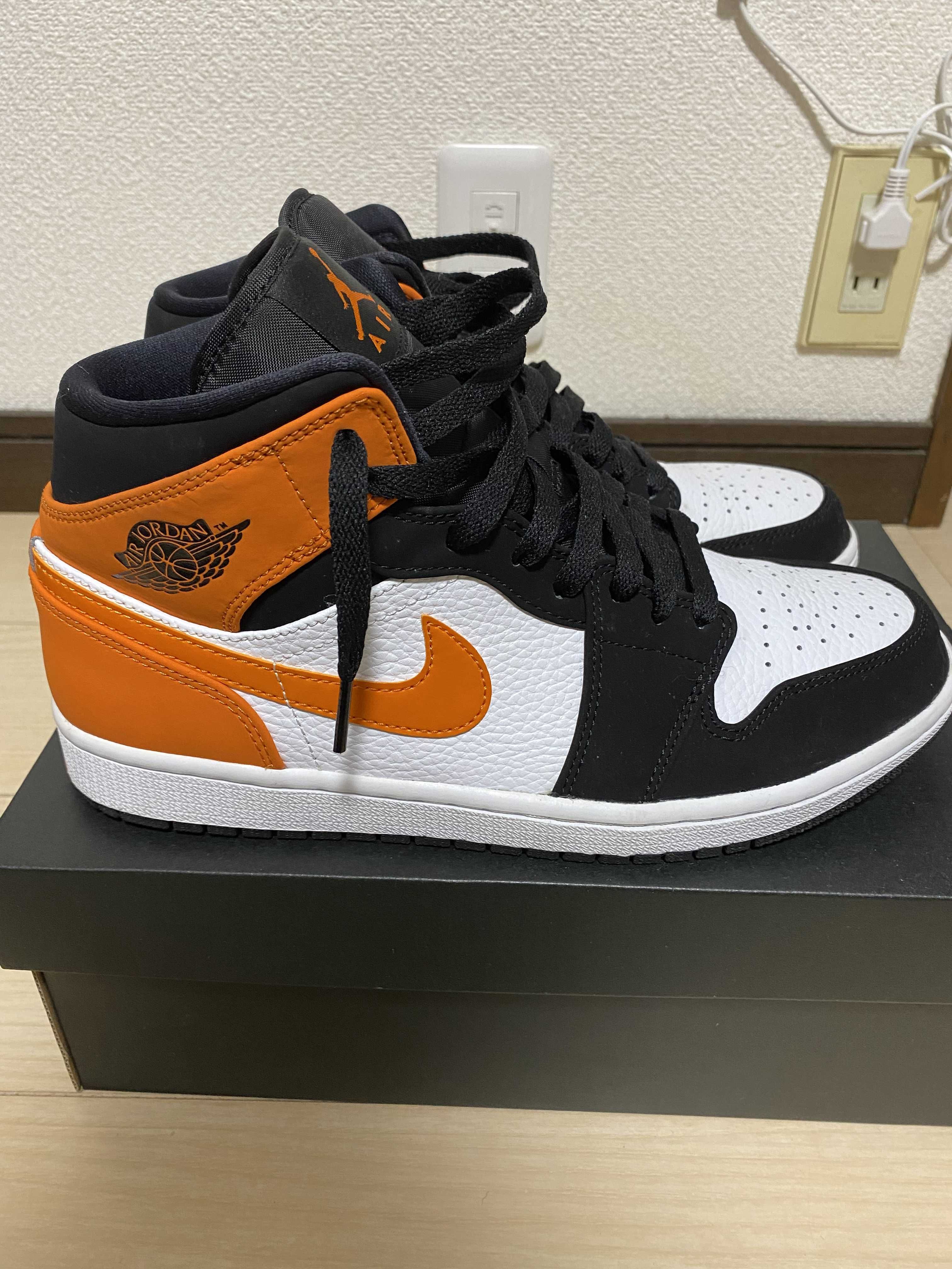 NIKE AIR JORDAN 1 MID "SHATTERED BACKBOARD"