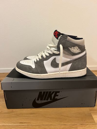 Nike Air Jordan 1 Retro High OG "Black and Smoke Grey"