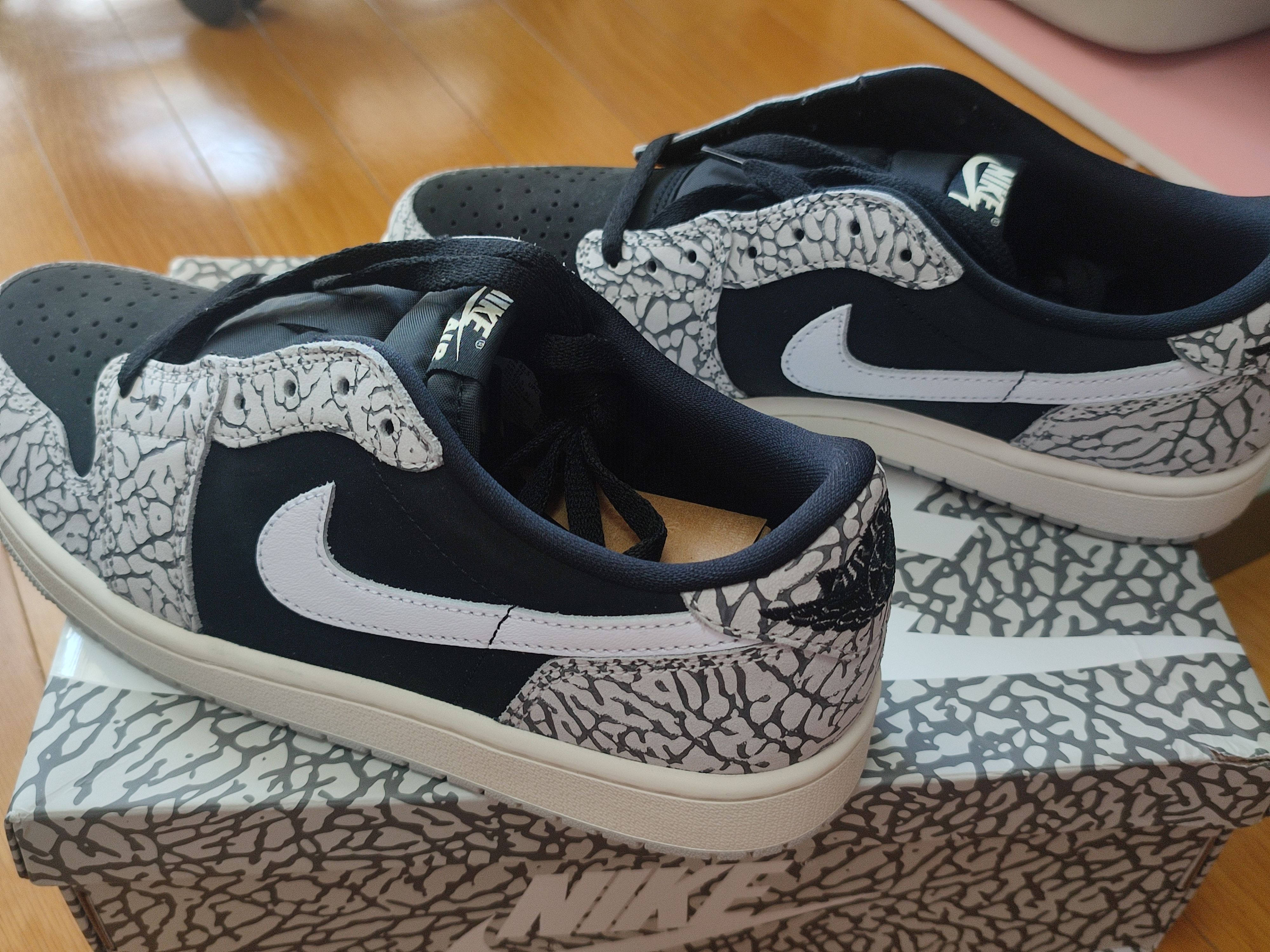 Nike Air Jordan 1 Retro Low OG "Black Cement"