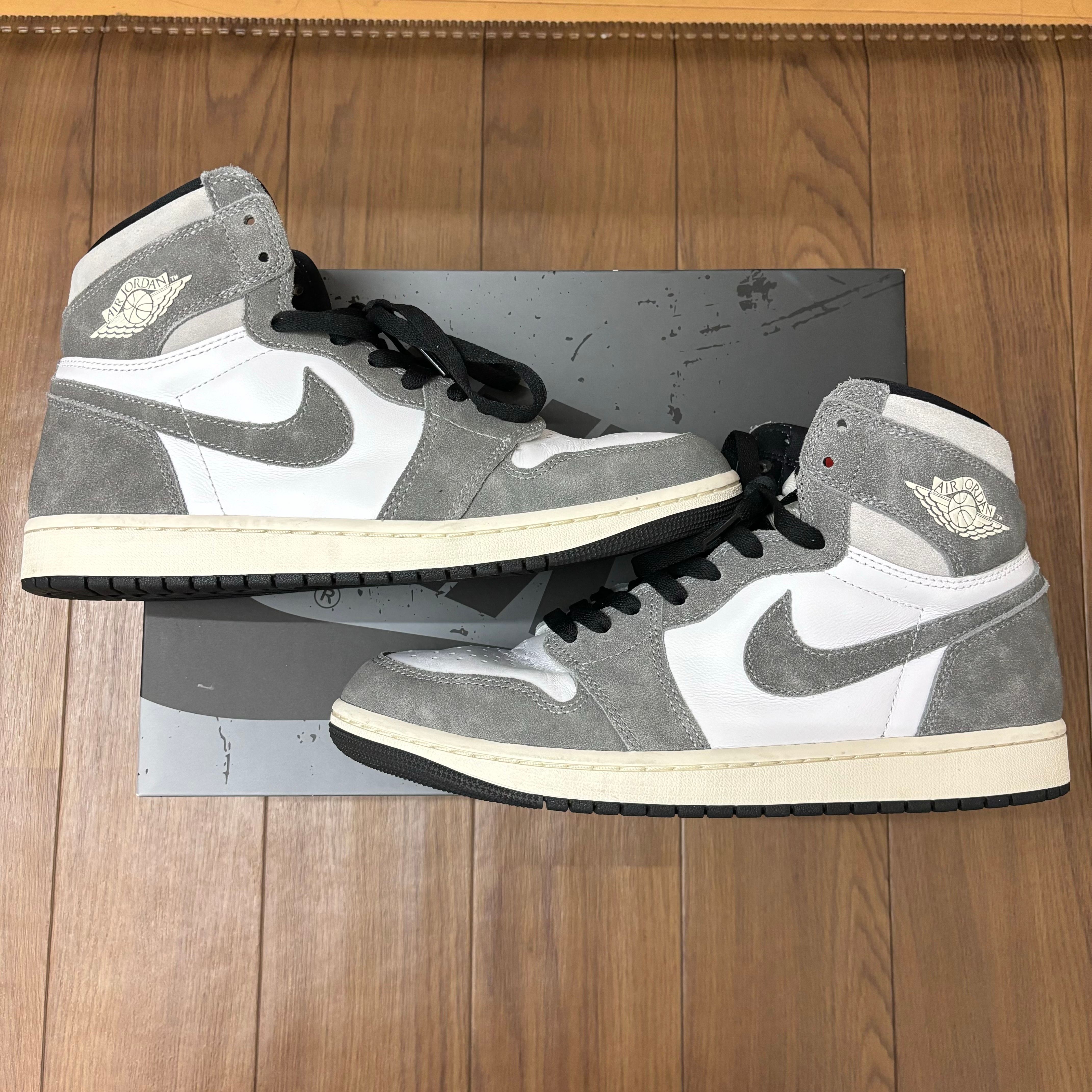 Nike Air Jordan 1 Retro High OG "Black and Smoke Grey"