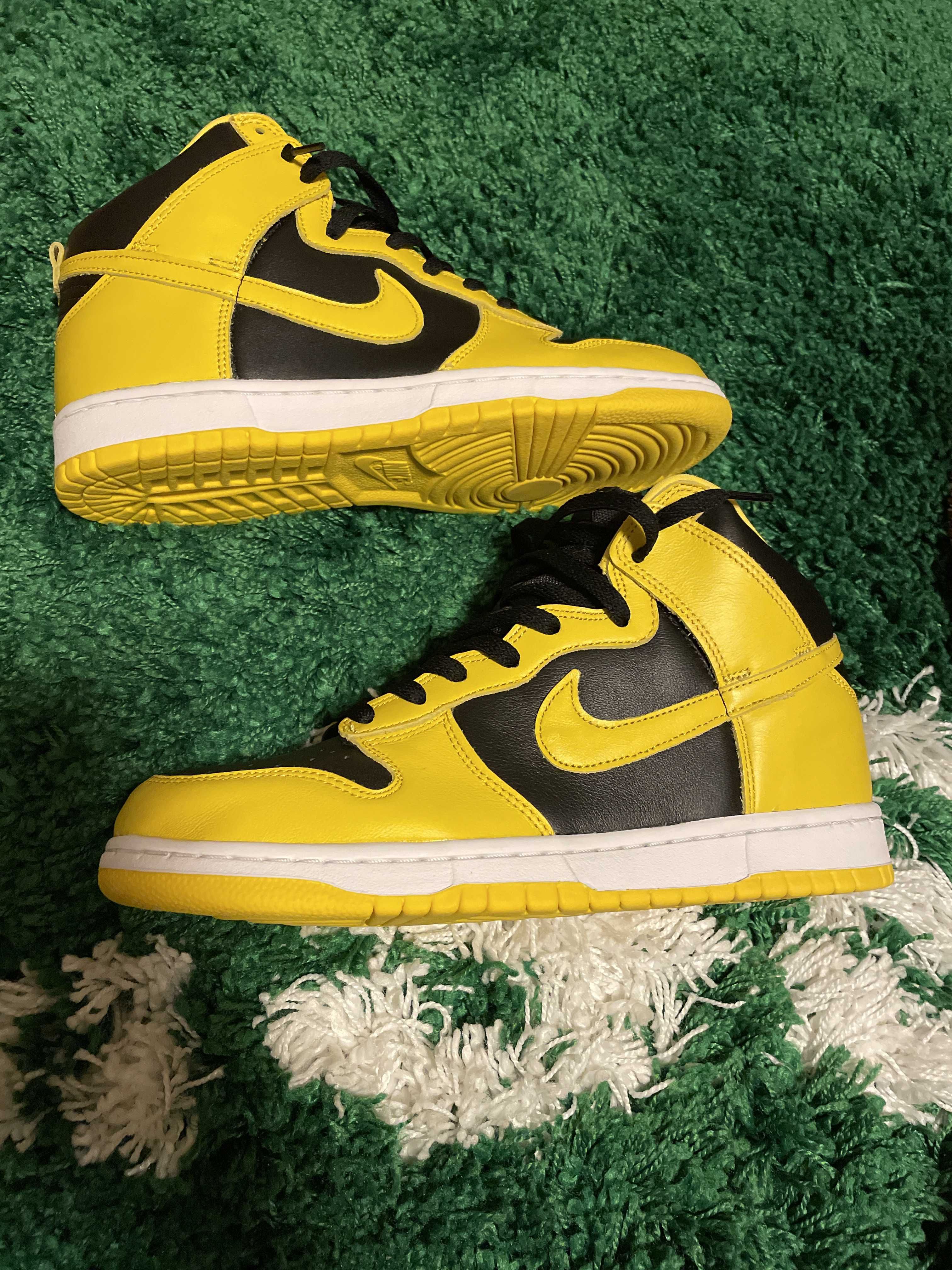 Nike Dunk High "Black/Varsity Maize"