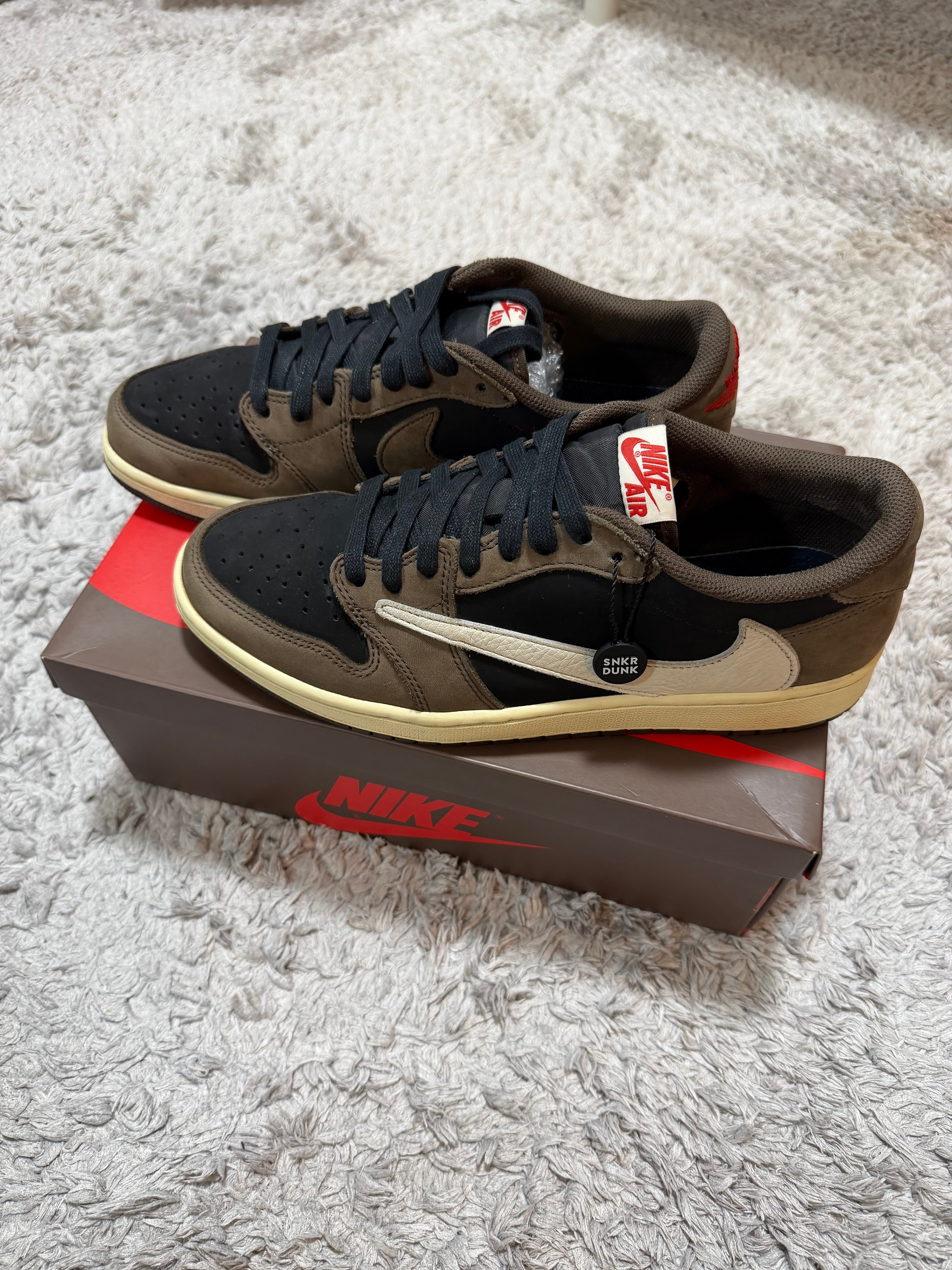Travis Scott × Nike Air Jordan 1 Low OG SP-T "Black/Dark Mocha"