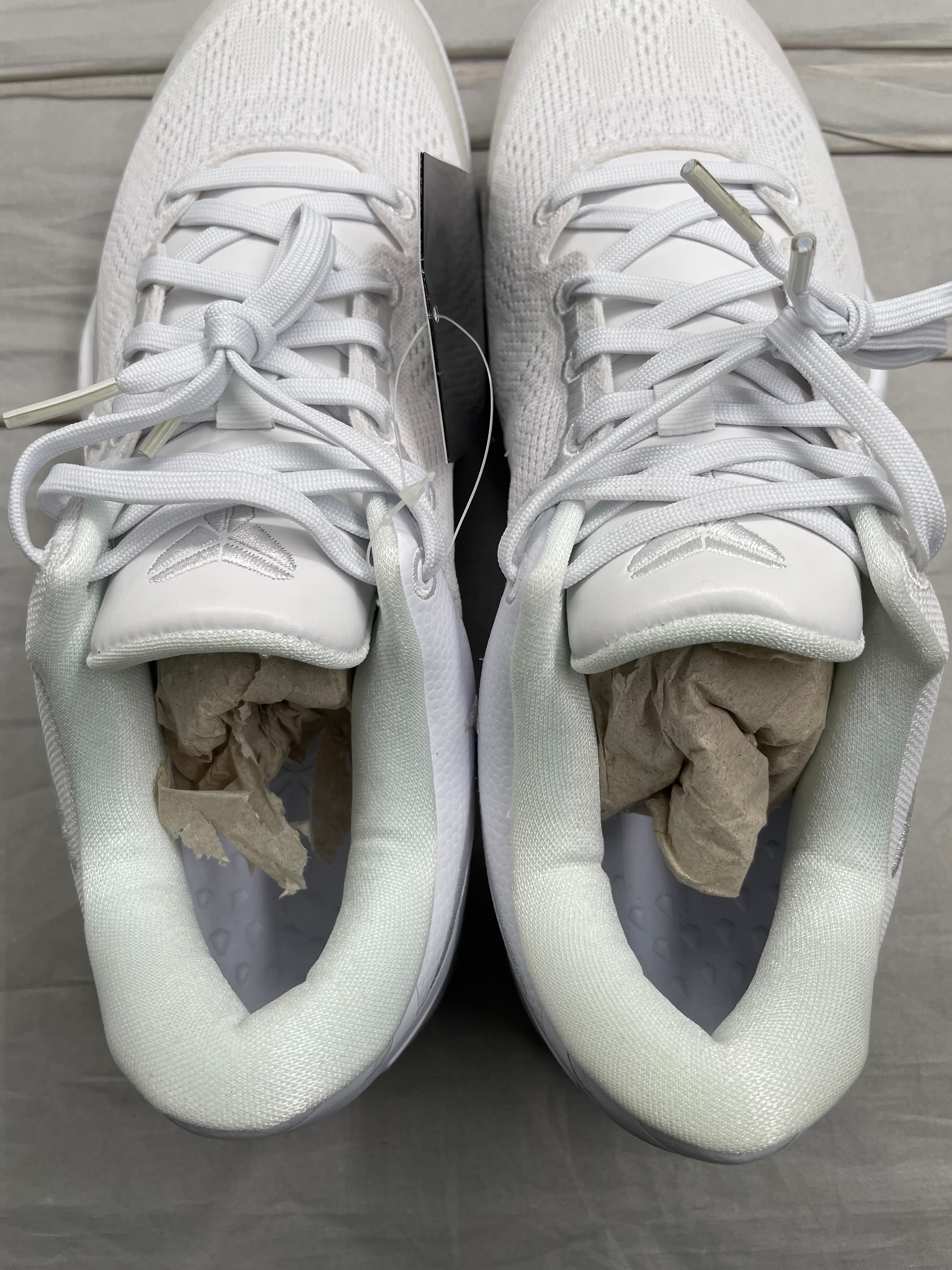 ナイキ コービー8 プロトロ "ヘイロー"