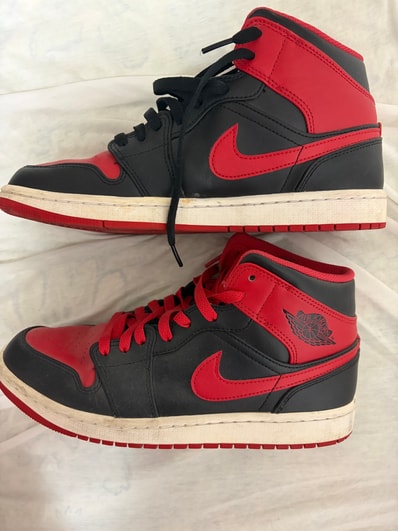 Nike Air Jordan 1 Mid "Bred Toe"