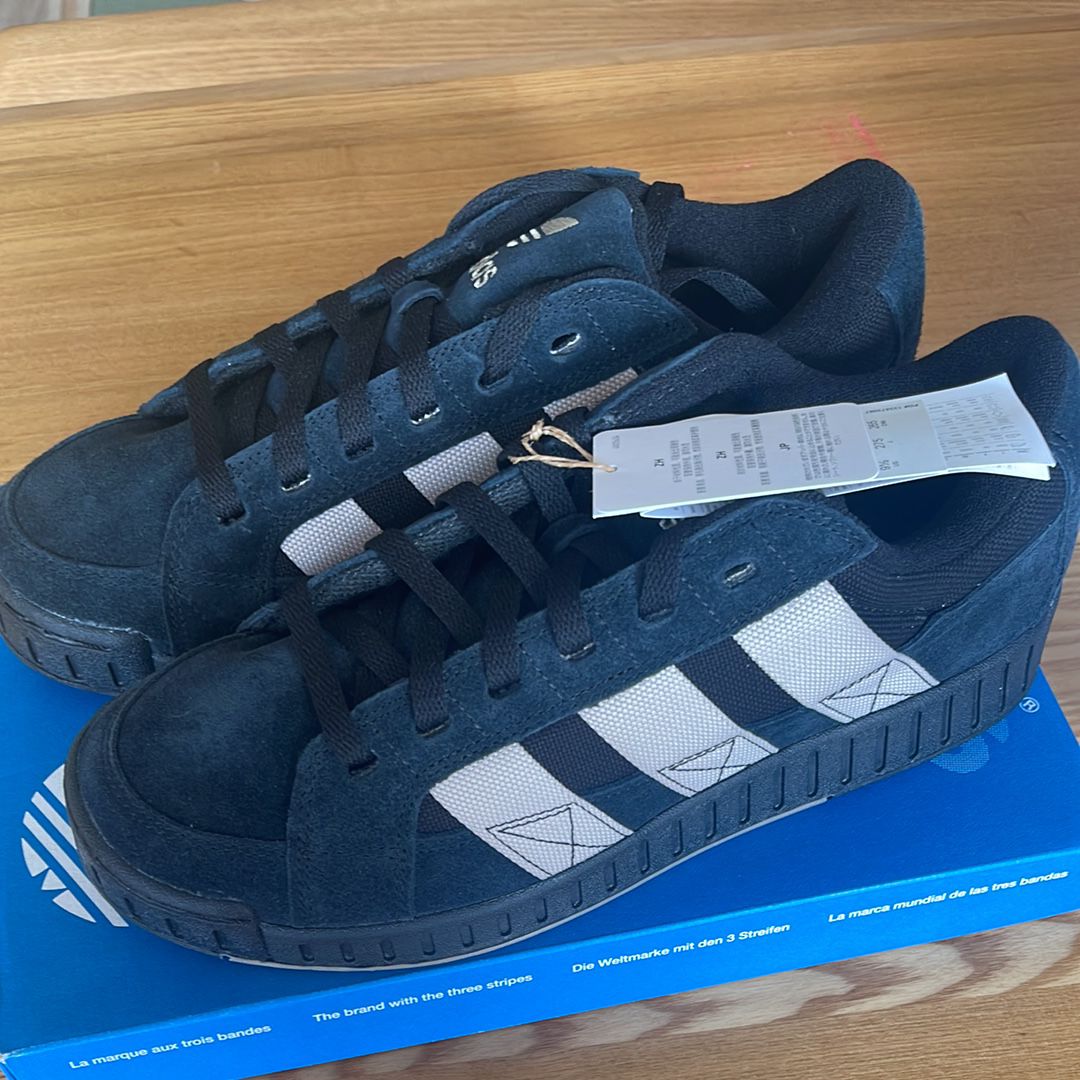 アディダス オリジナルス ロースーツ "コアブラック/ワンダーベージュ"