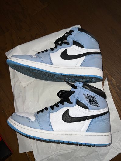 Nike Air Jordan 1 High OG "University Blue"