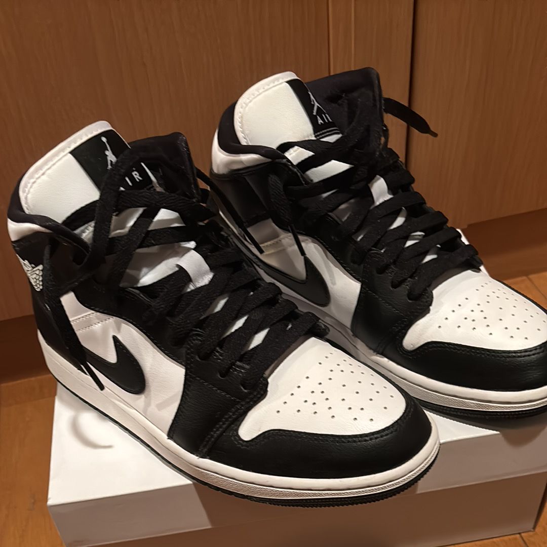 Nike Women's Air Jordan 1 Mid "Black/White"
