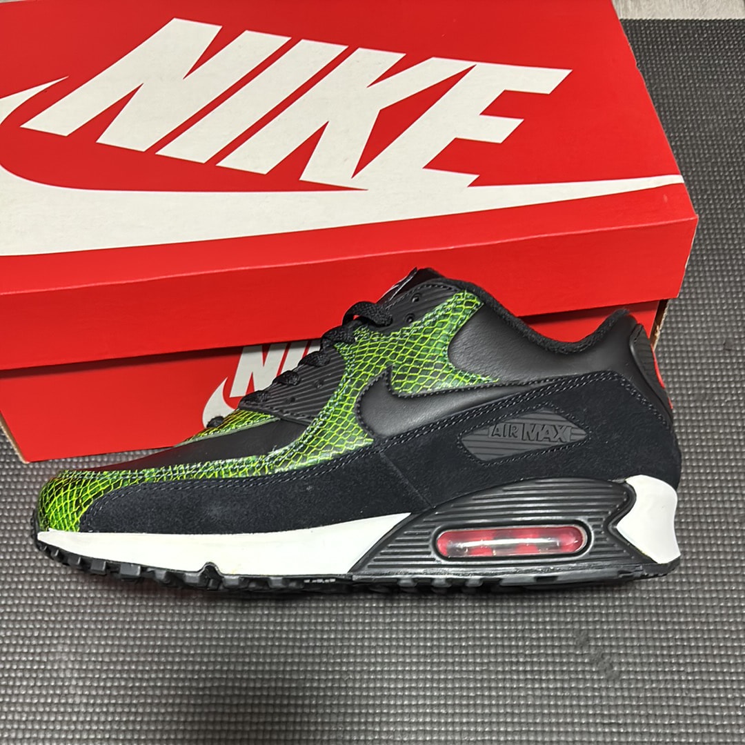 ナイキ エアマックス90 "グリーンパイソン"