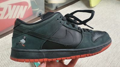 Nike SB Dunk Low TRD QS "Black Pigeon"