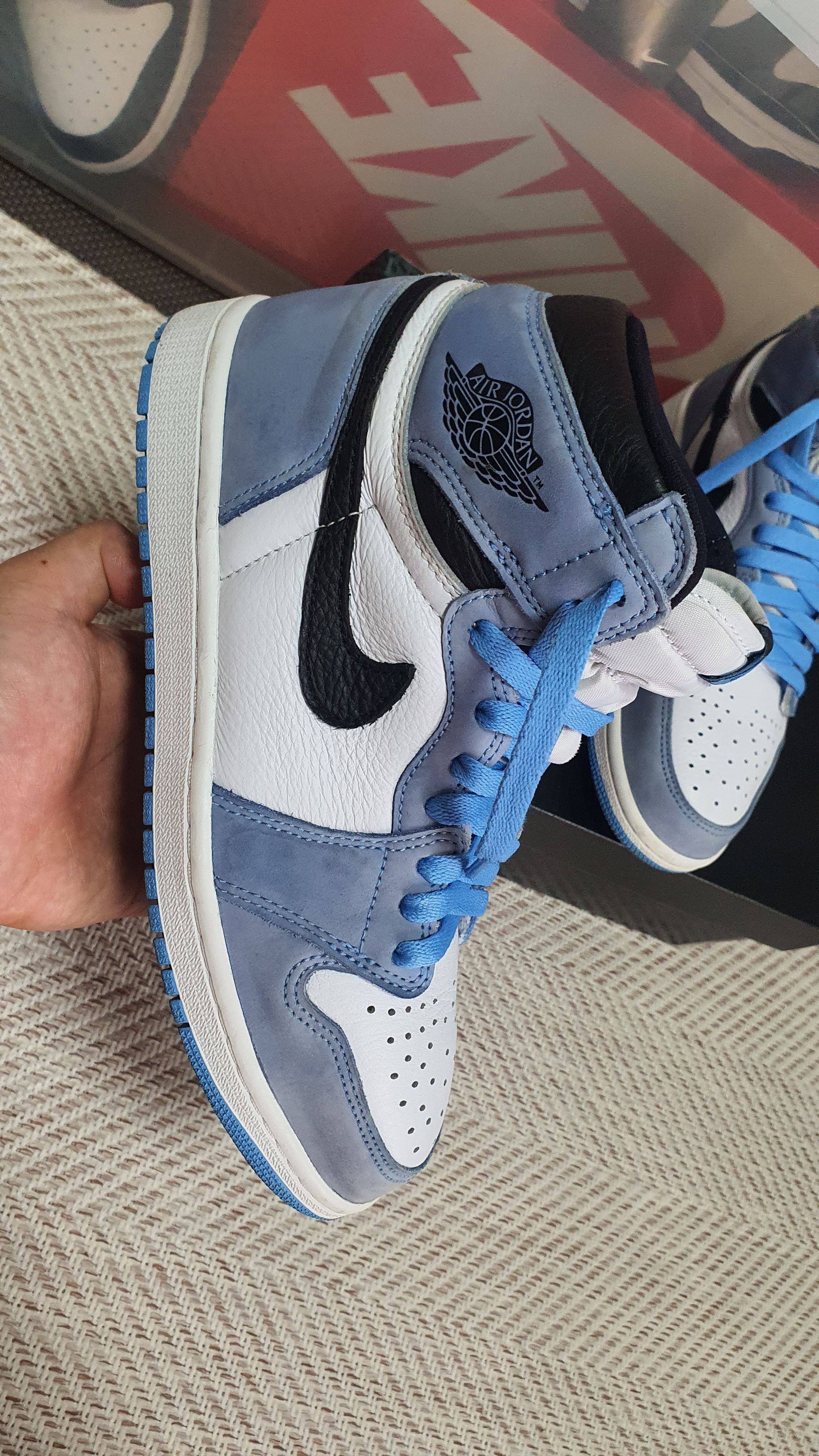 Nike Air Jordan 1 High OG "University Blue"