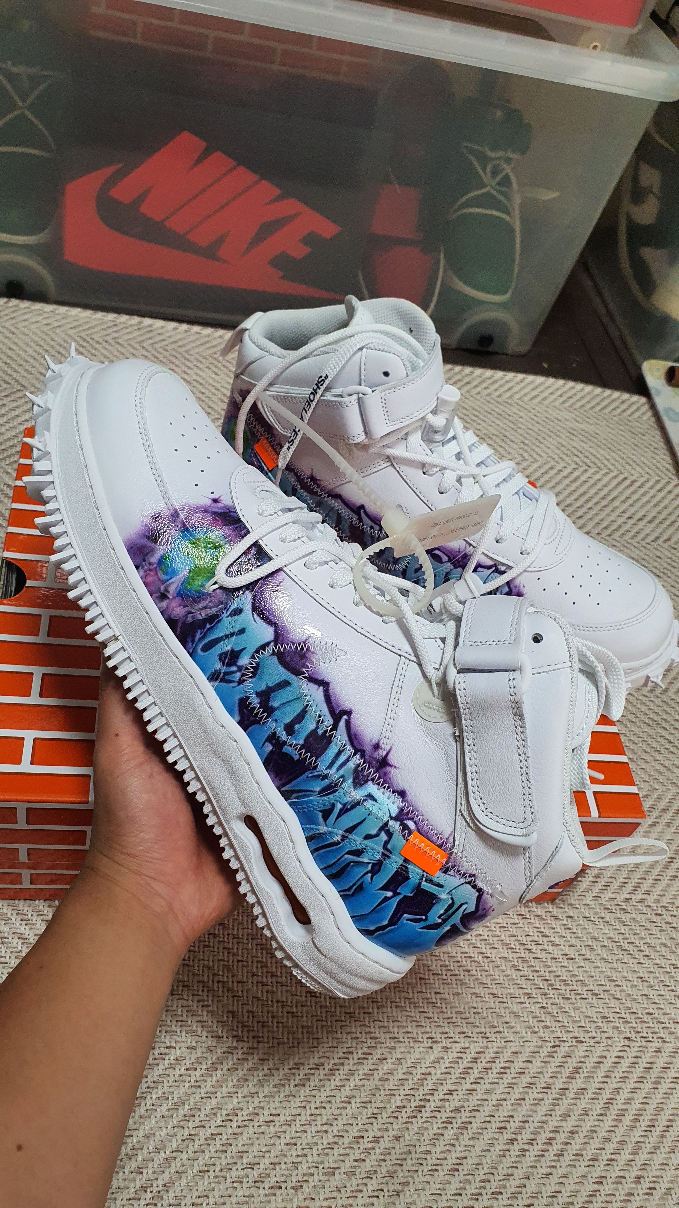 Off-White × Nike Air Force 1 Mid "Graffiti"
