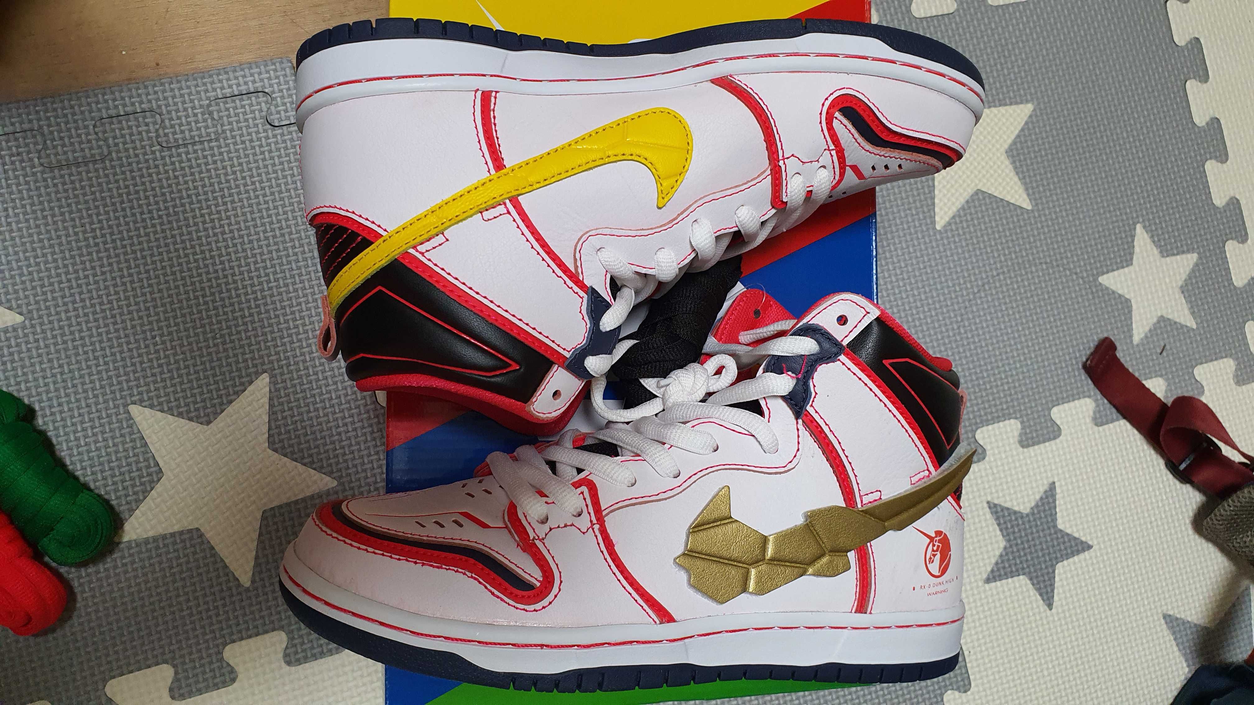 Gundam Unicorn × Nike SB Dunk High PRO QS "UNICORN"