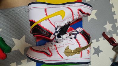 Gundam Unicorn × Nike SB Dunk High PRO QS "UNICORN"