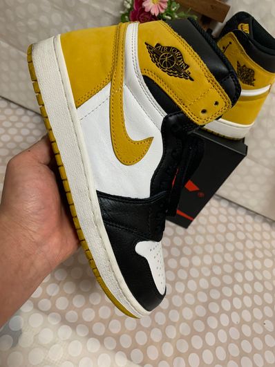 Nike Air Jordan 1 Retro High OG "Black Toe/Yellow Ochre"