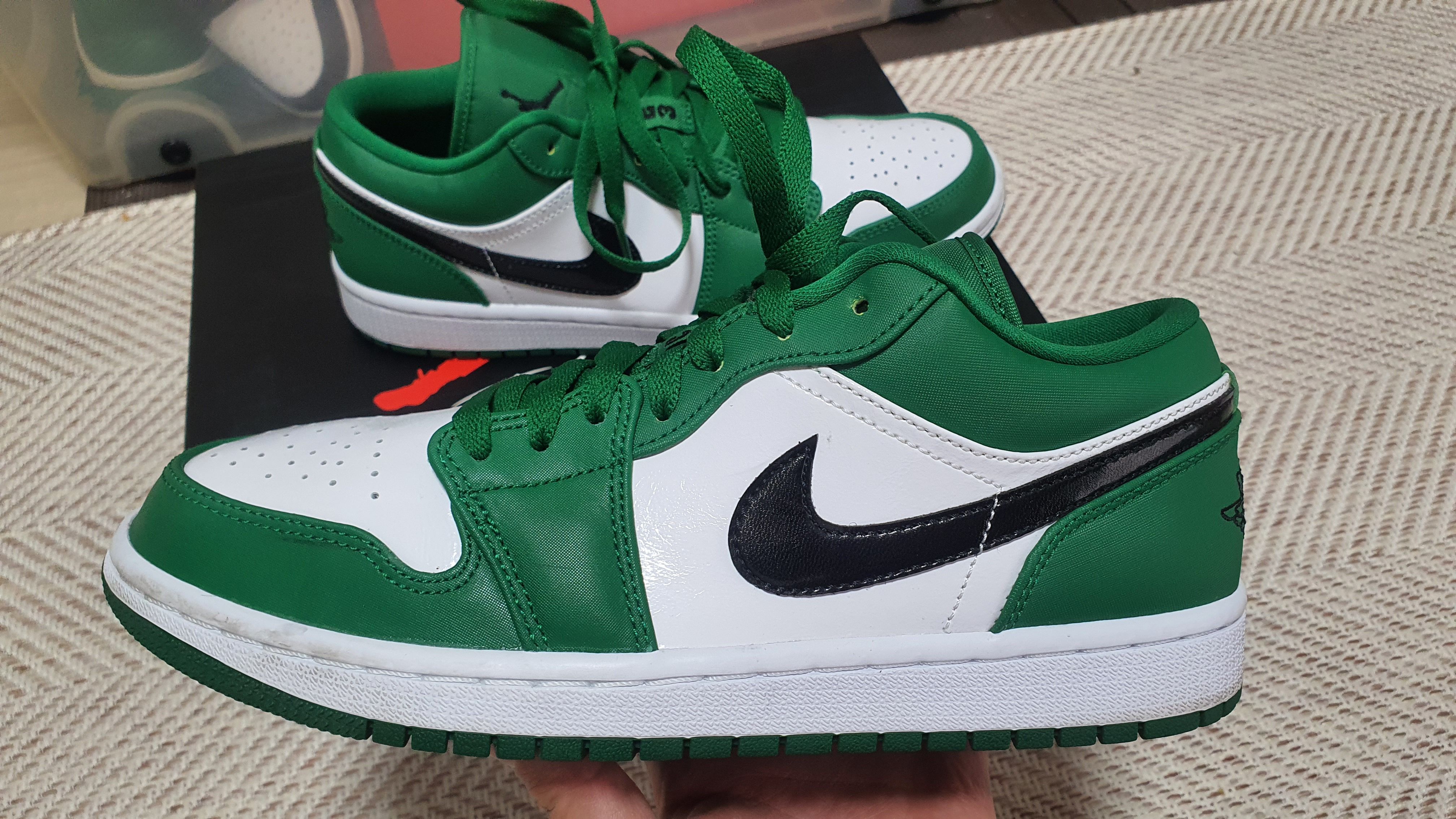 NIKE AIR JORDAN 1 LOW "PINE GREEN/WHITE"