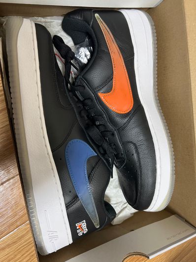 KITH × Nike Air Force 1 Low New York Knicks "Black/Brilliant Orange/Rush/Brilliant White"