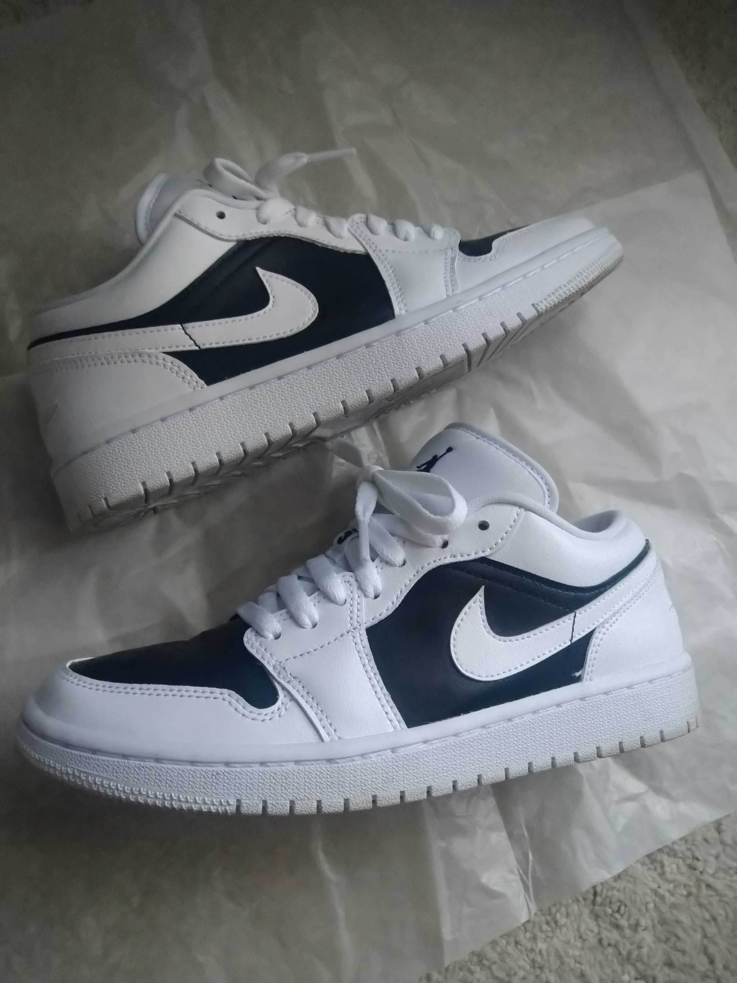 NIKE Women's AIR JORDAN 1 LOW "PANDA"