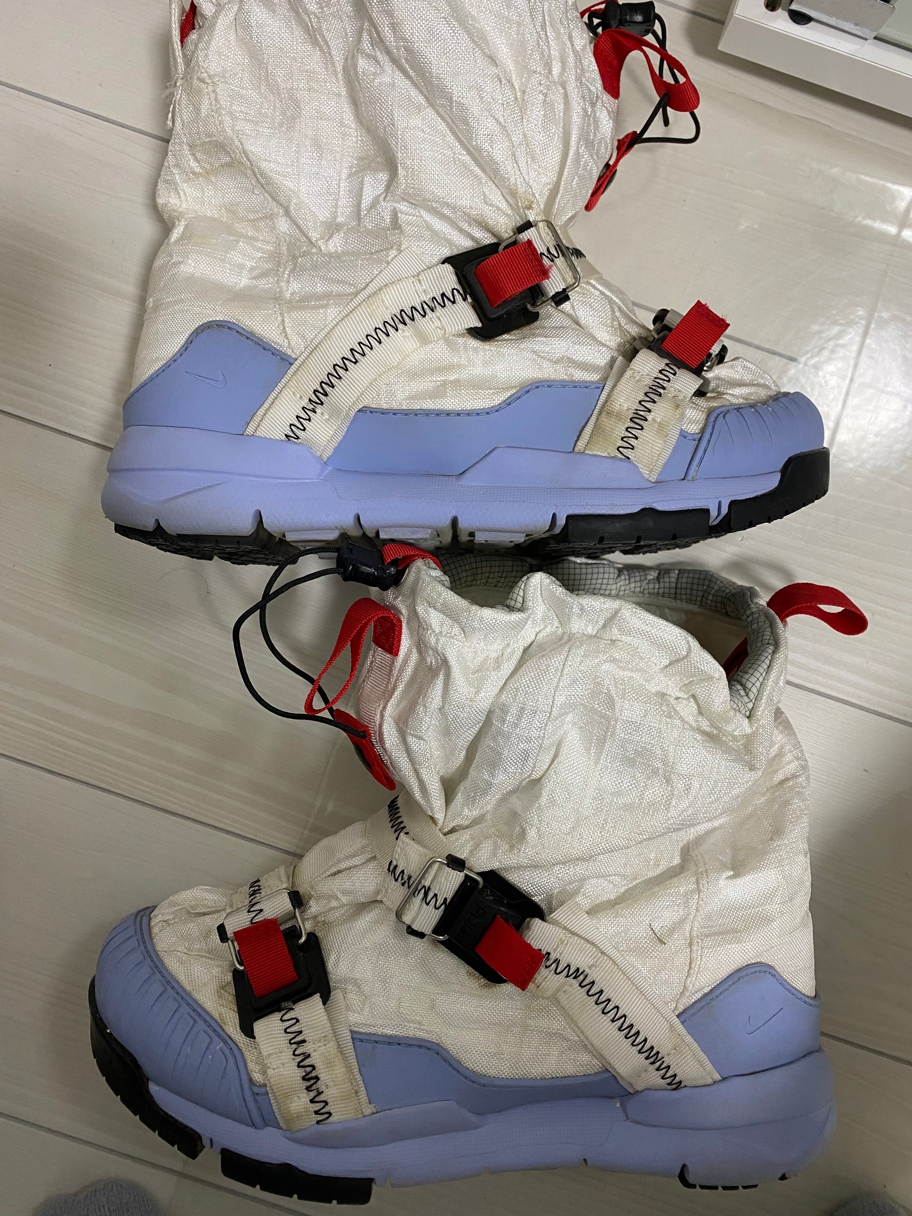 TOM SACHS × NIKE MARSYARD OVERSHOE "WHITE/LIGHT BLUE"