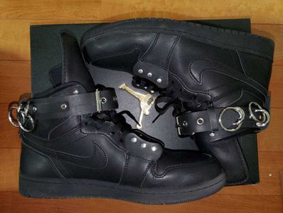 COMME des GARÇONS × Nike Air Jordan 1 High "Black"