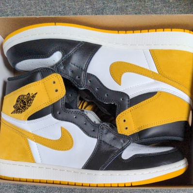 Nike Air Jordan 1 Retro High OG "Black Toe/Yellow Ochre"