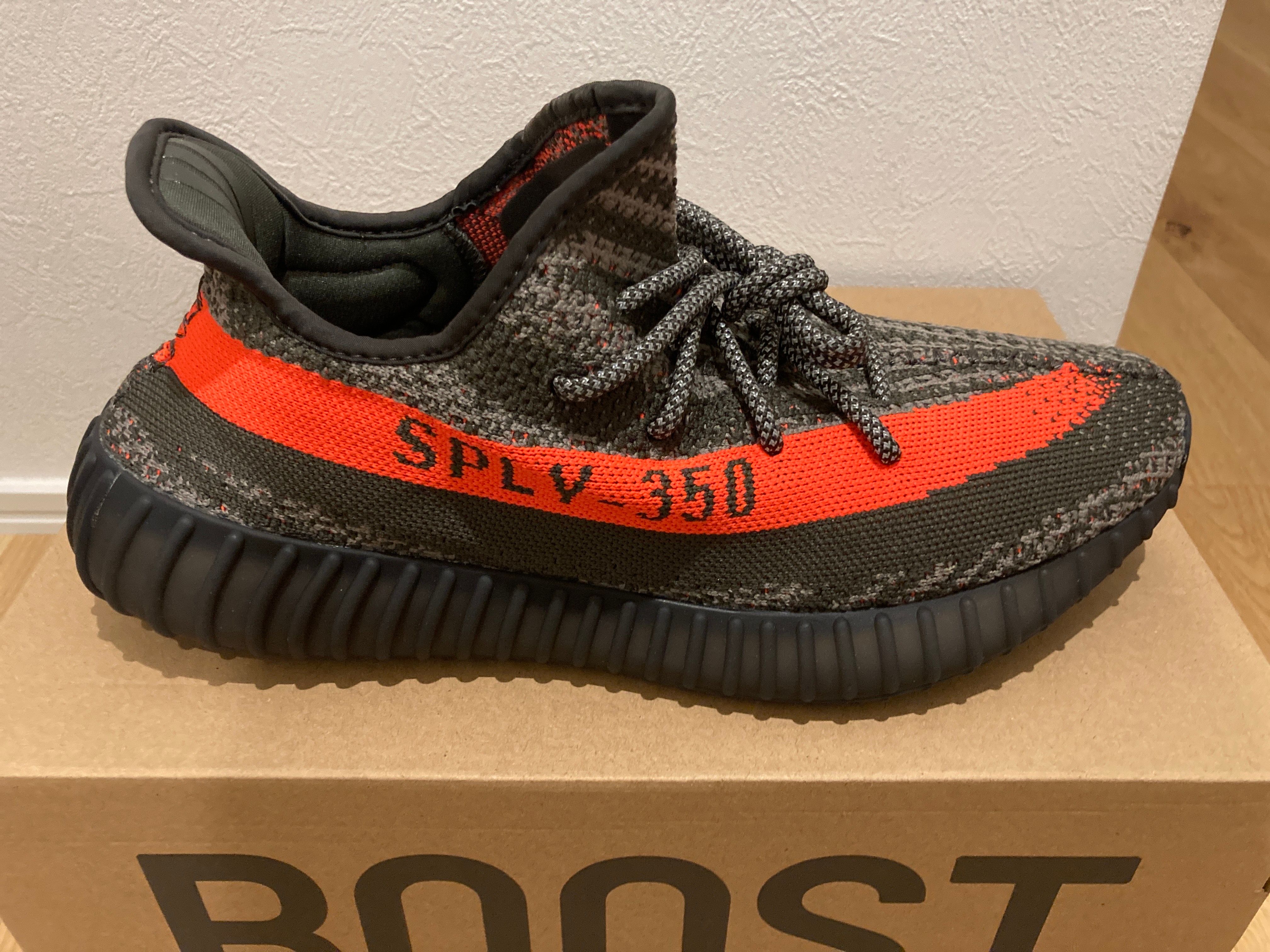 adidas YEEZY Boost 350V2 "Carbon Beluga"