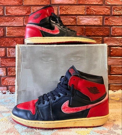 Nike Air Jordan 1 Retro High "Black Varsity Red/Bred"(2001)
