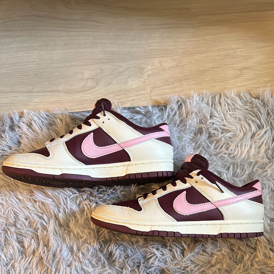 Nike Dunk Low "Valentine’s Day" (2023)