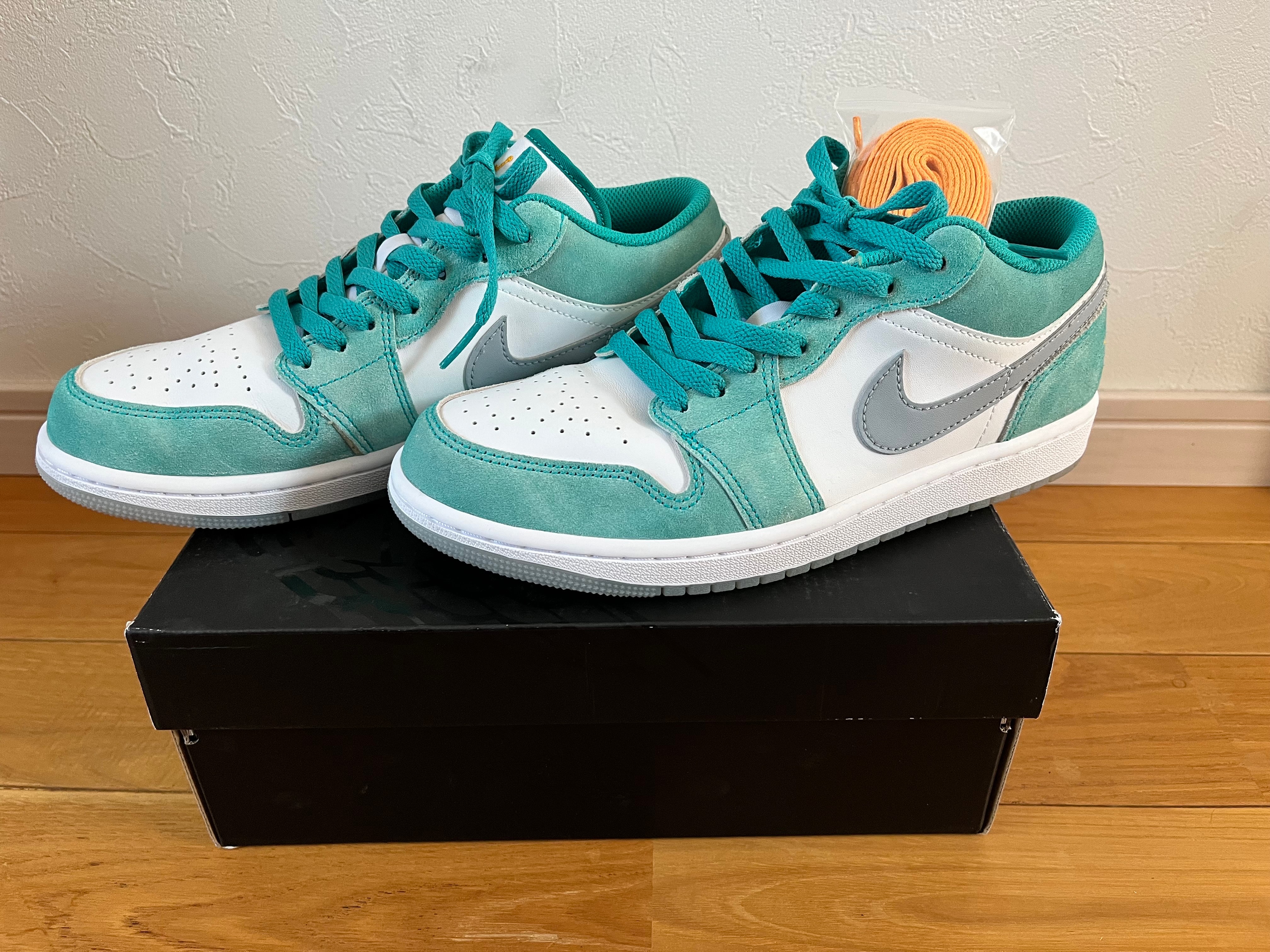 Nike Air Jordan 1 Low SE "New Emerald"