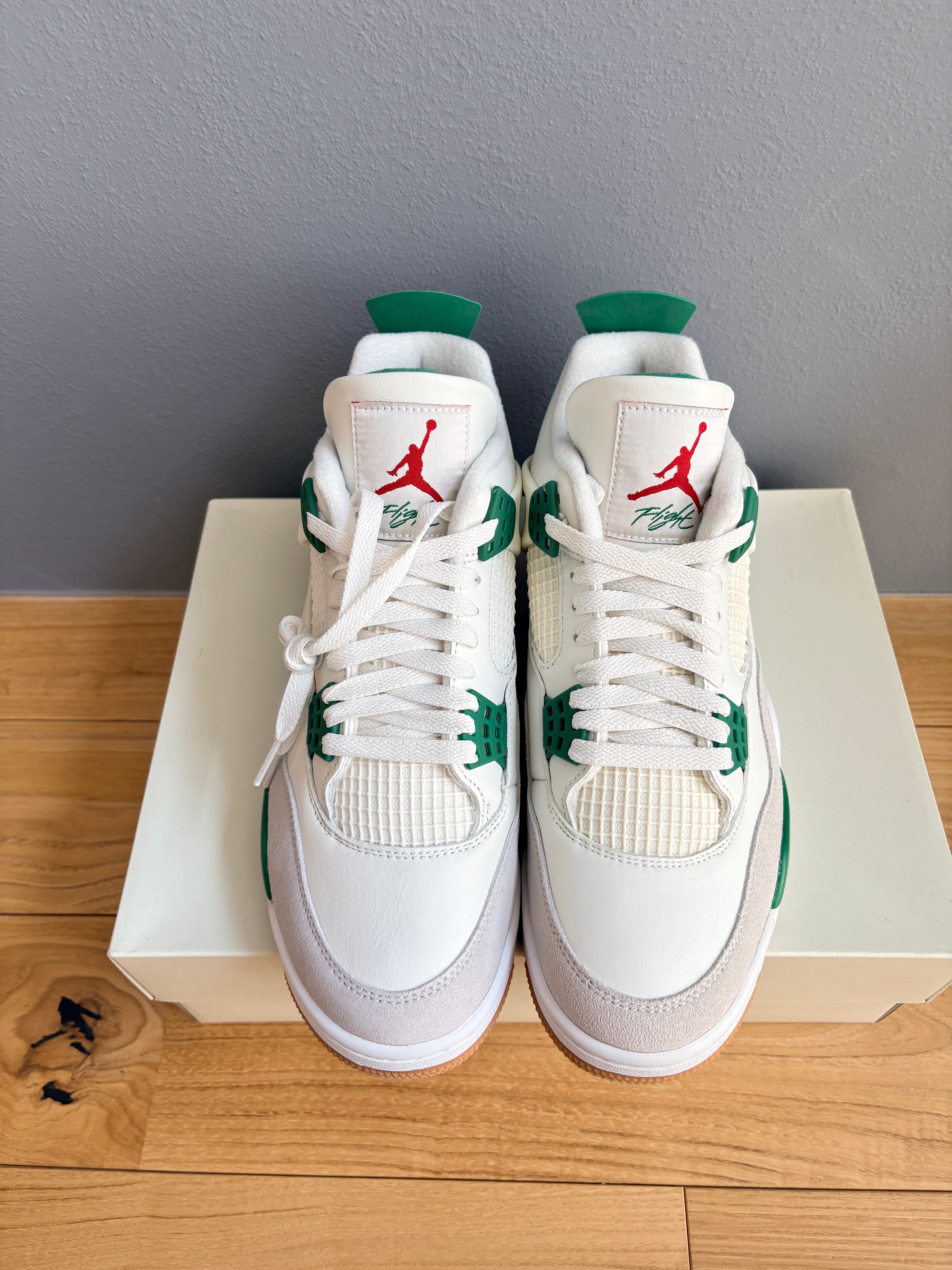 Nike SB × Air Jordan 4 Retro SP "Pine Green"