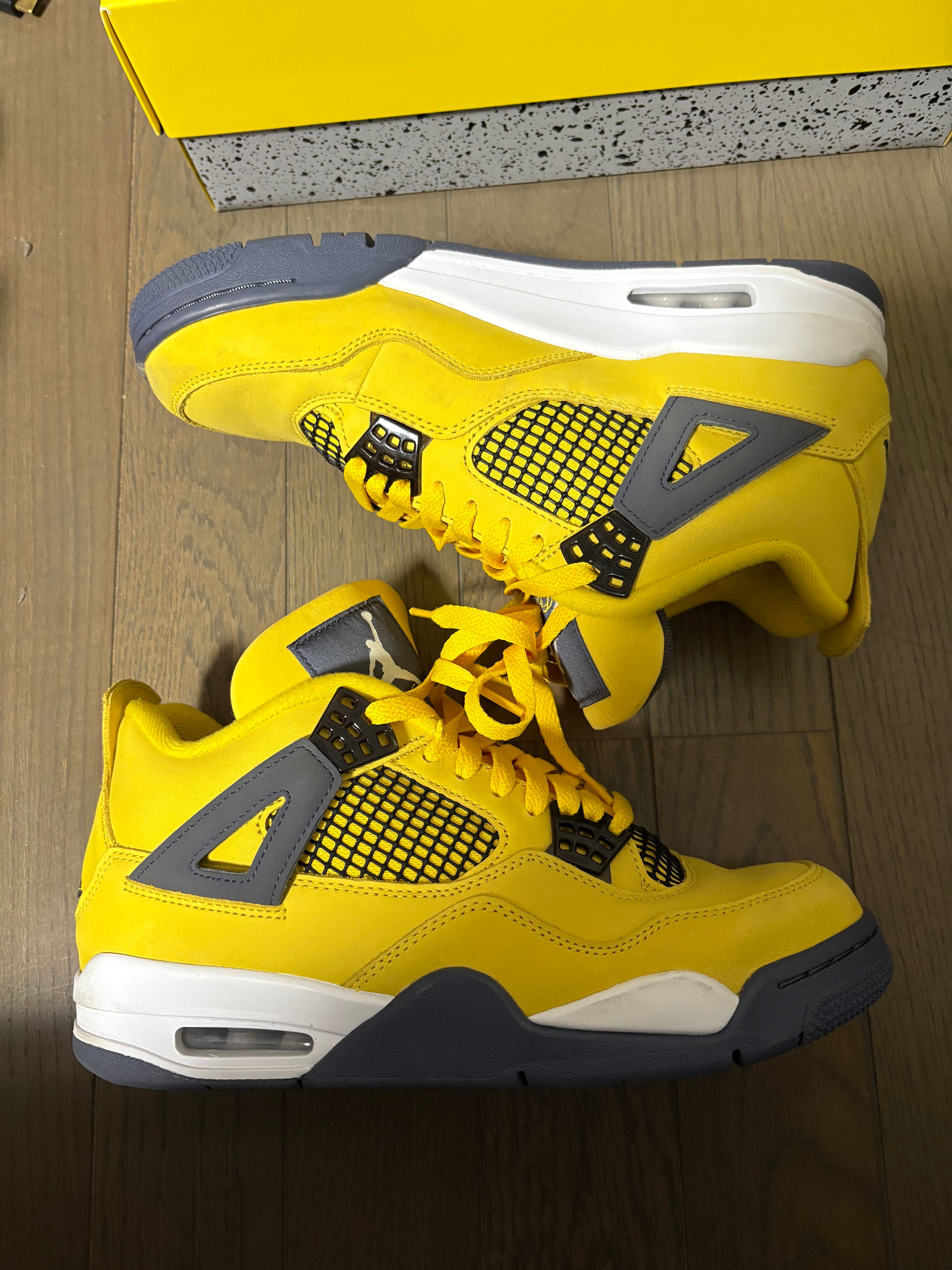Nike Air Jordan 4 "Tour Yellow"