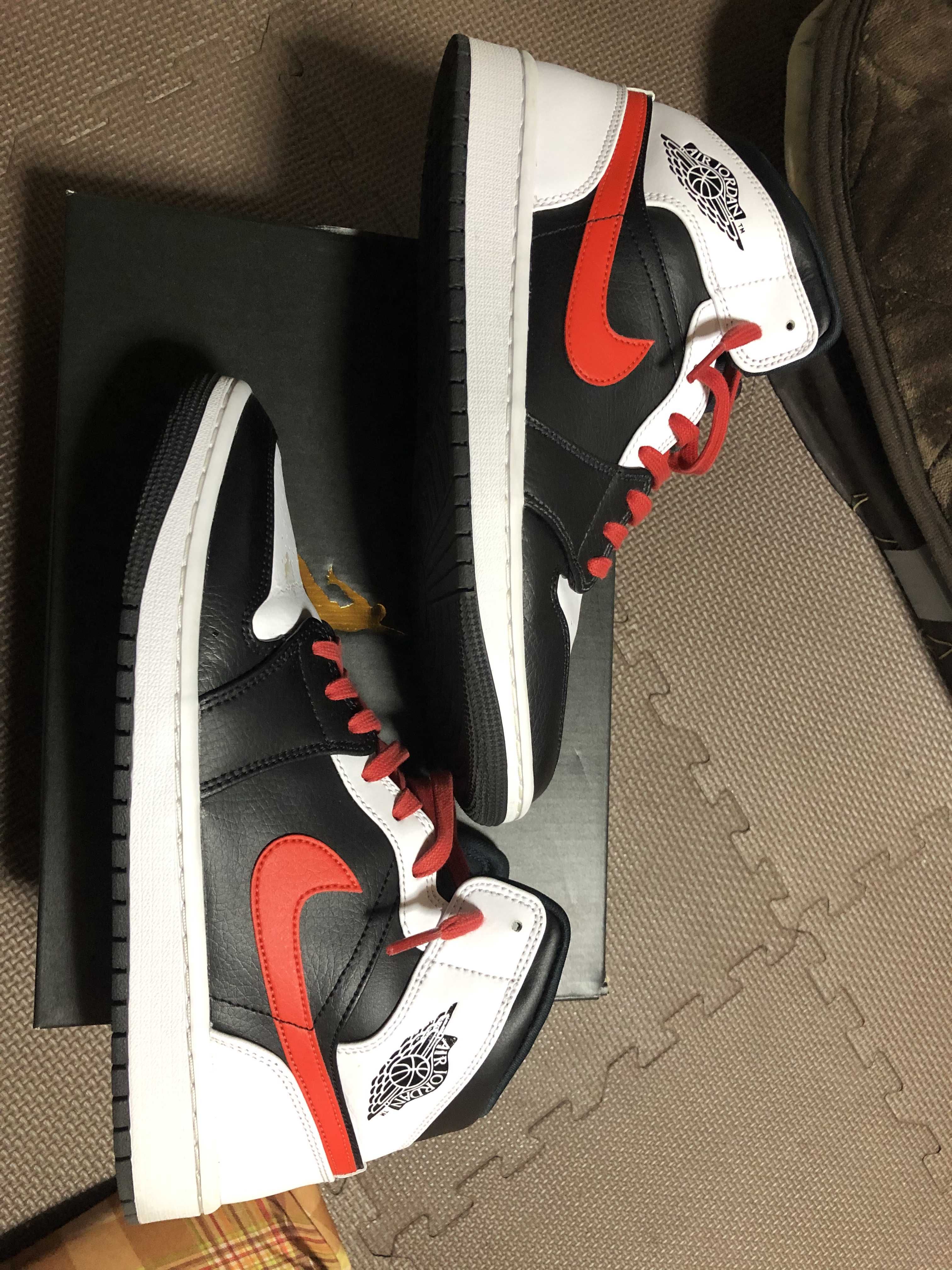 NIKE AIR JORDAN 1 MID "BLACK/CHILE RED/WHITE"