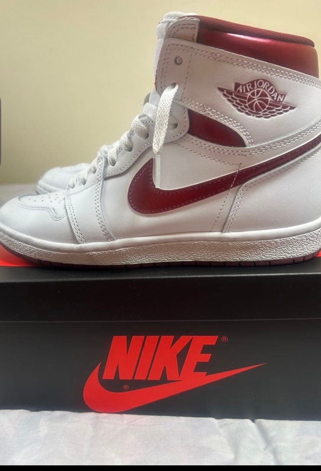 Nike Air Jordan 1 High '85 "Metallic Burgundy"