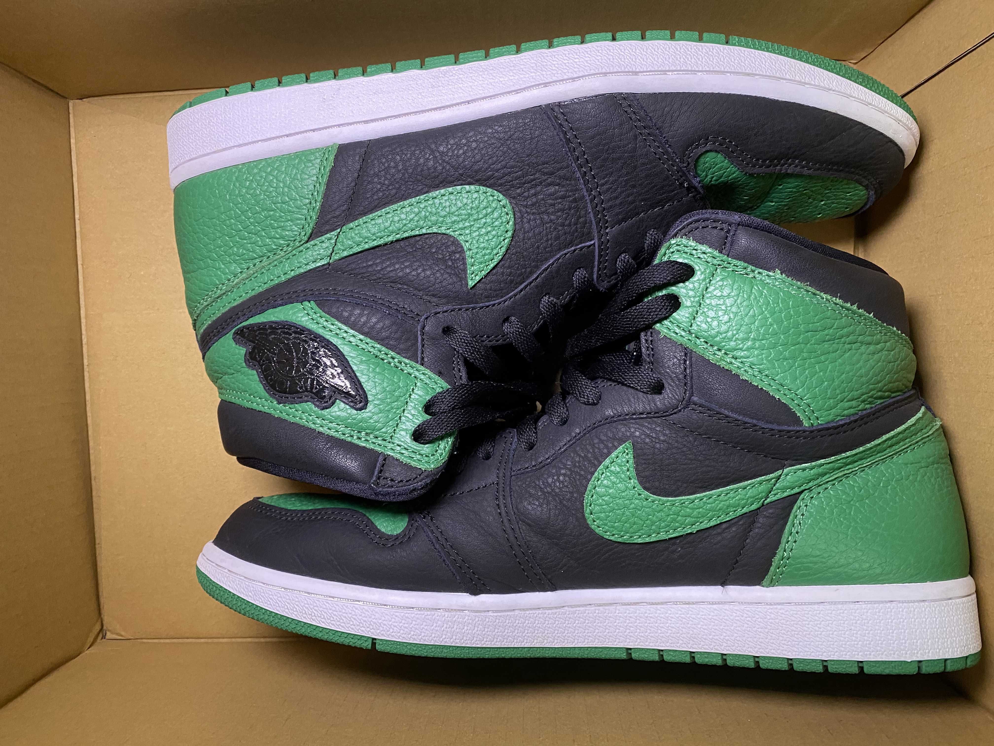 Nike Air Jordan 1 Retro High OG "Black/Pine Green" (2020)