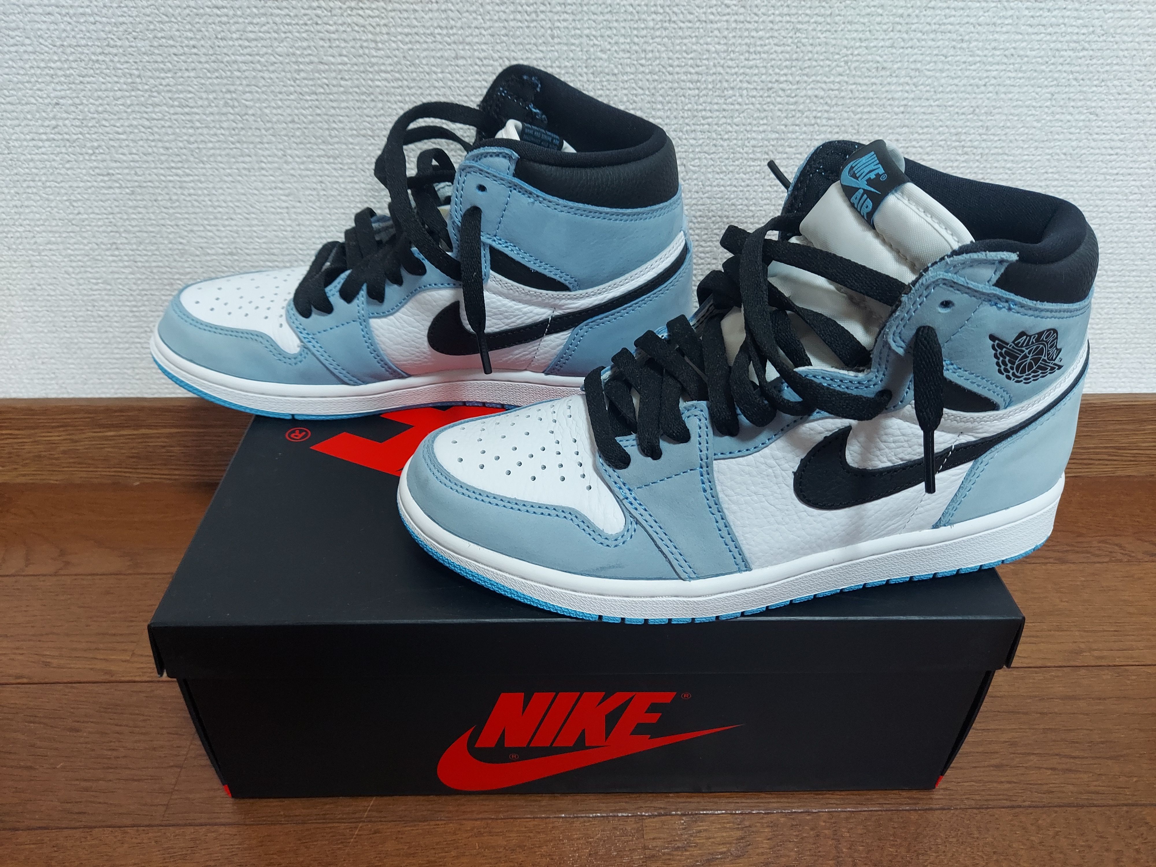 Nike Air Jordan 1 High OG "University Blue"