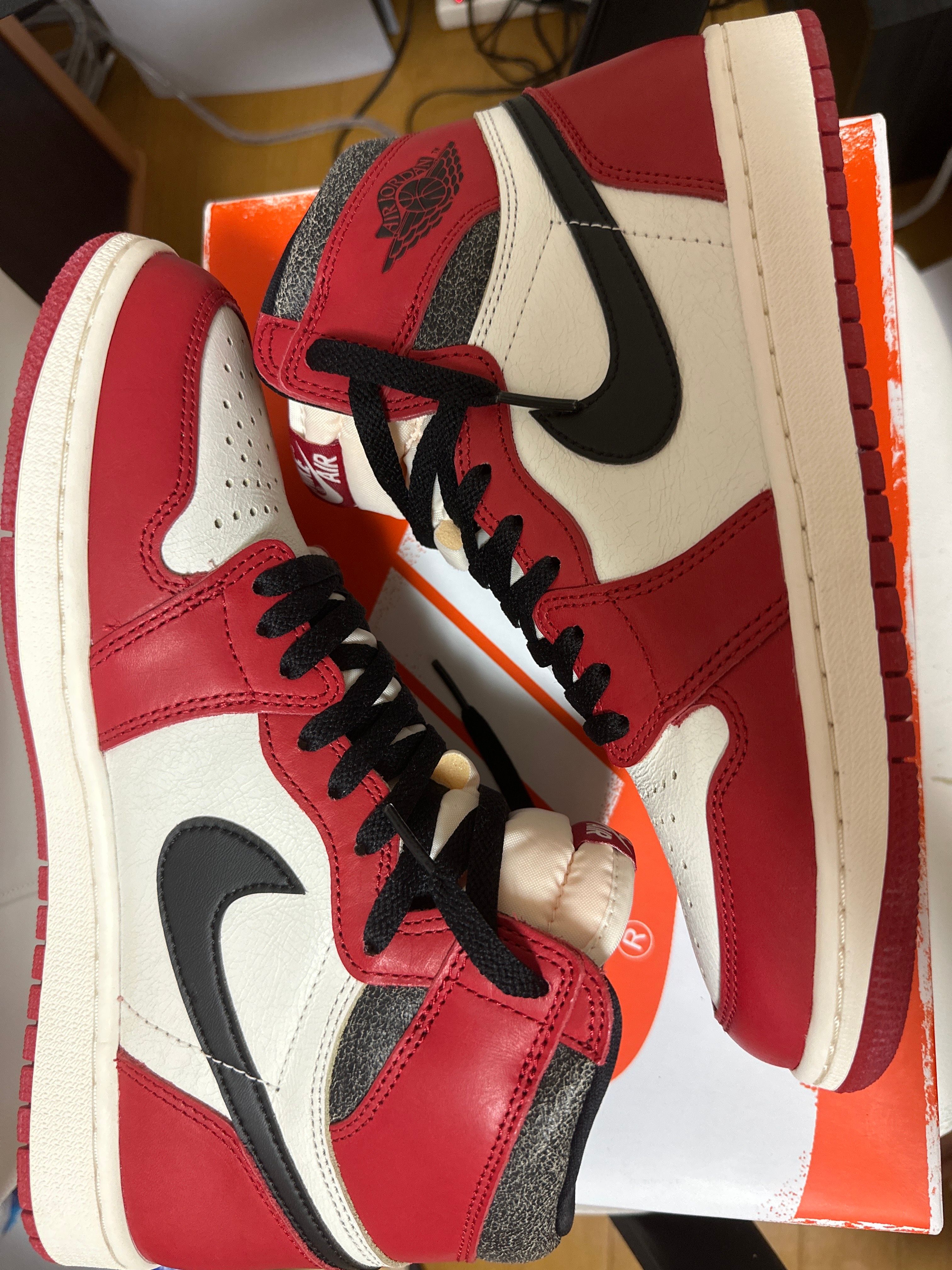 Nike Air Jordan 1 High OG "Lost & Found/Chicago"
