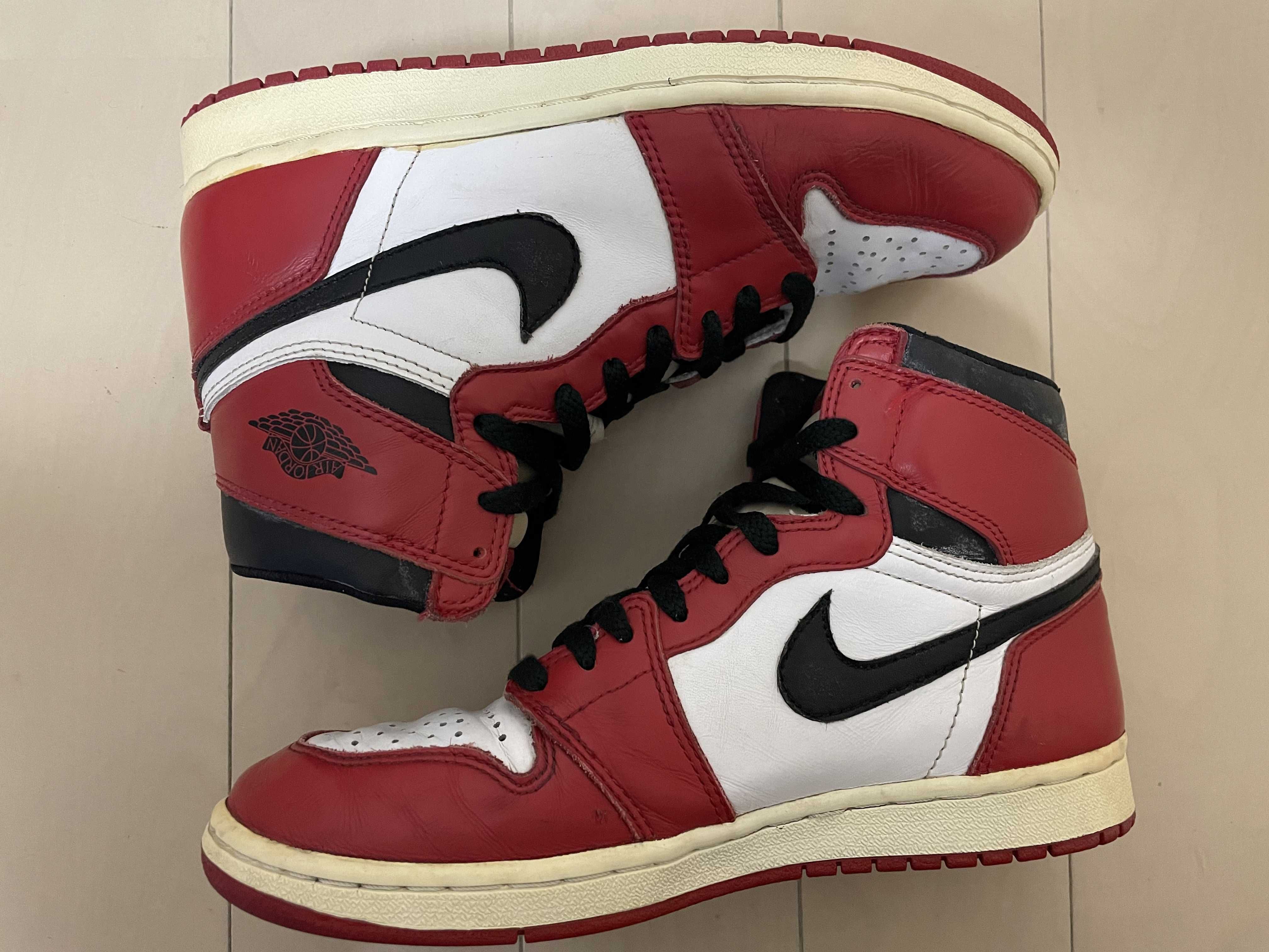 Nike Air Jordan 1 Retro High "Chicago" (2015)