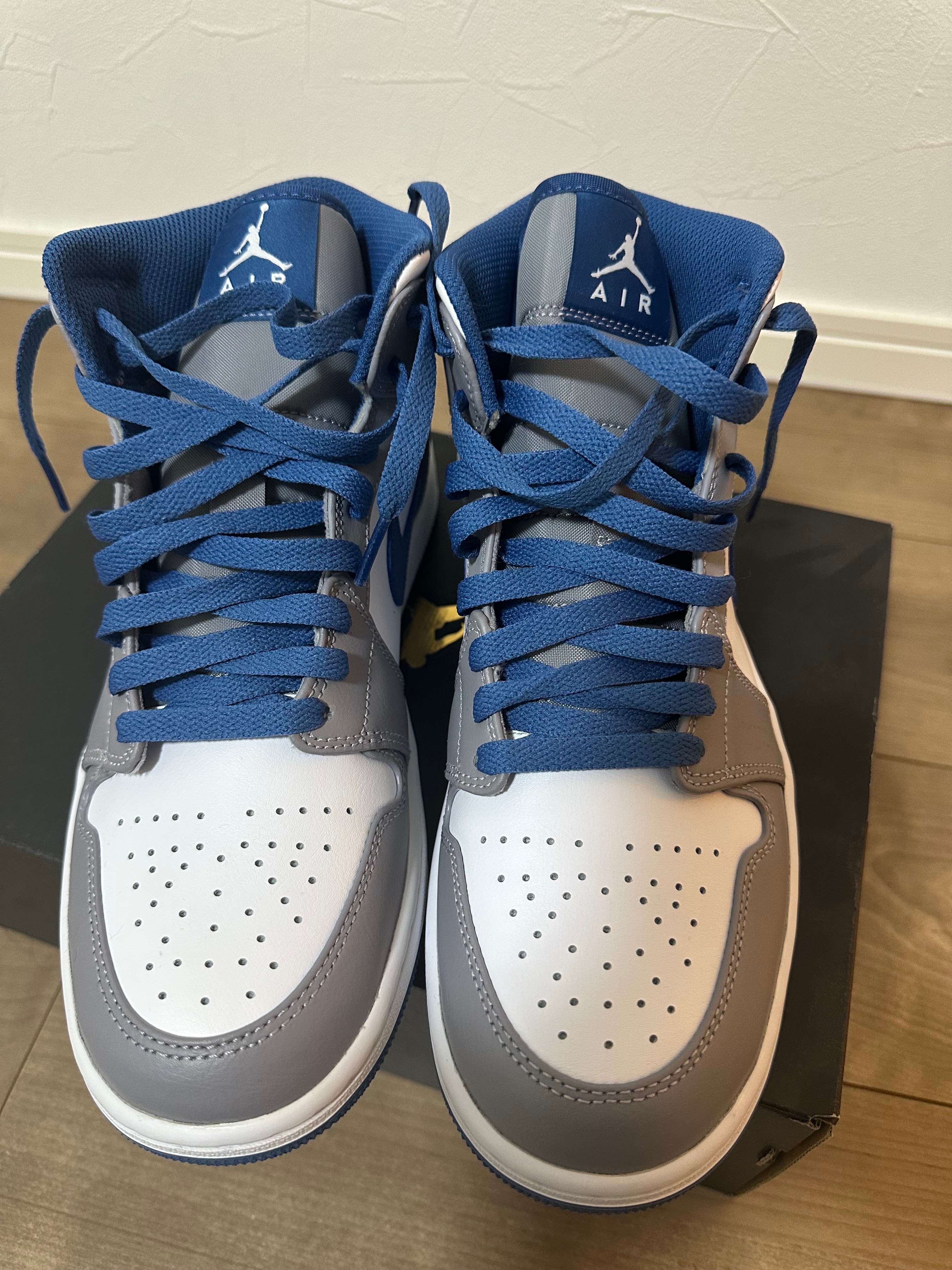 Nike Air Jordan 1 Mid "True Blue"