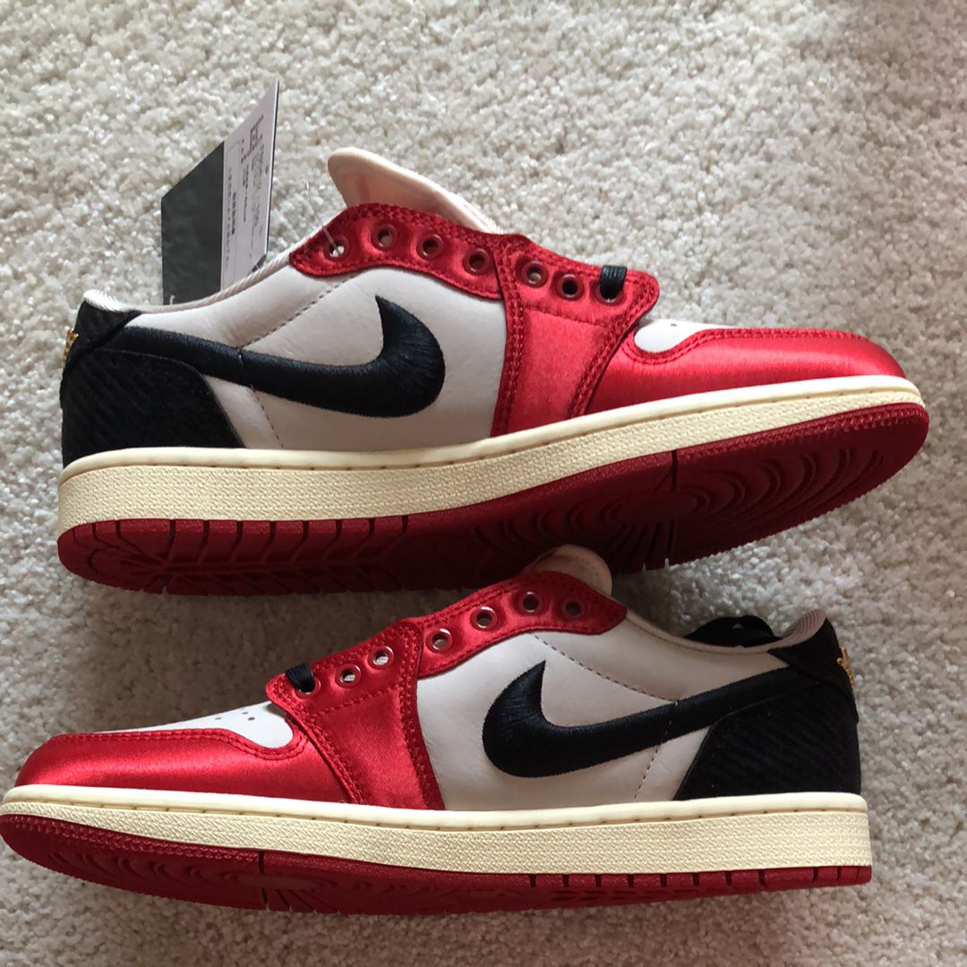 Trophy Room × Nike Air Jordan 1 Low OG "Sail and Varsity Red"