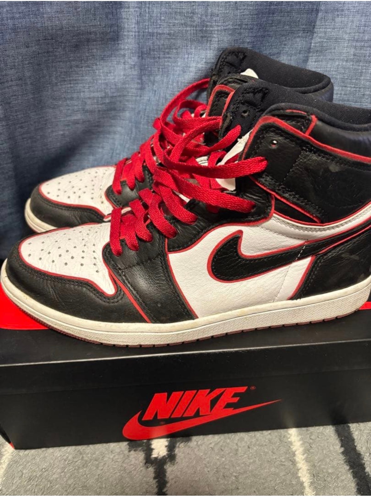 Nike Air Jordan 1 Retro High OG "Blood Line"