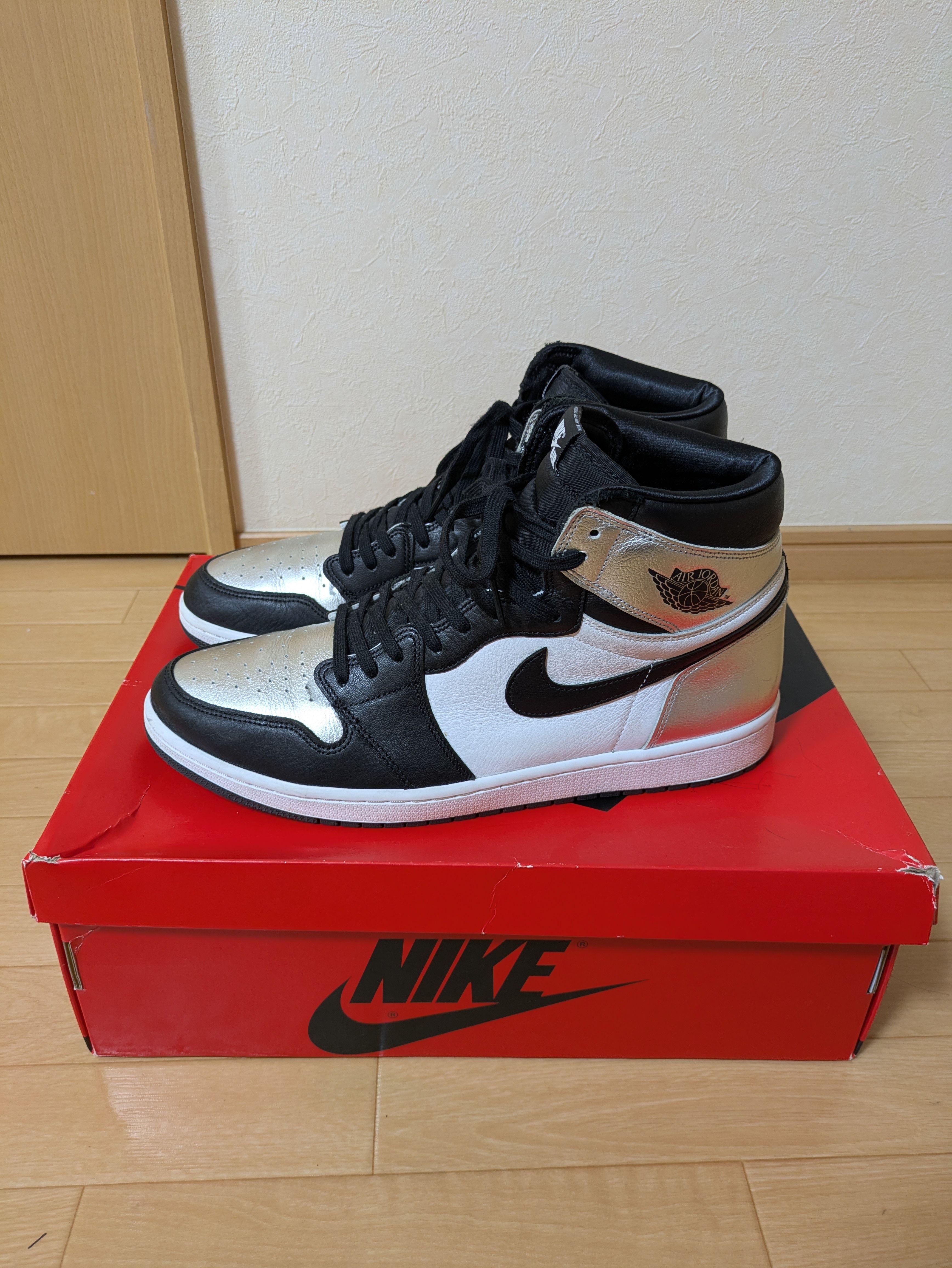 Nike Women's Air Jordan 1 Retro High OG "Silver Toe"